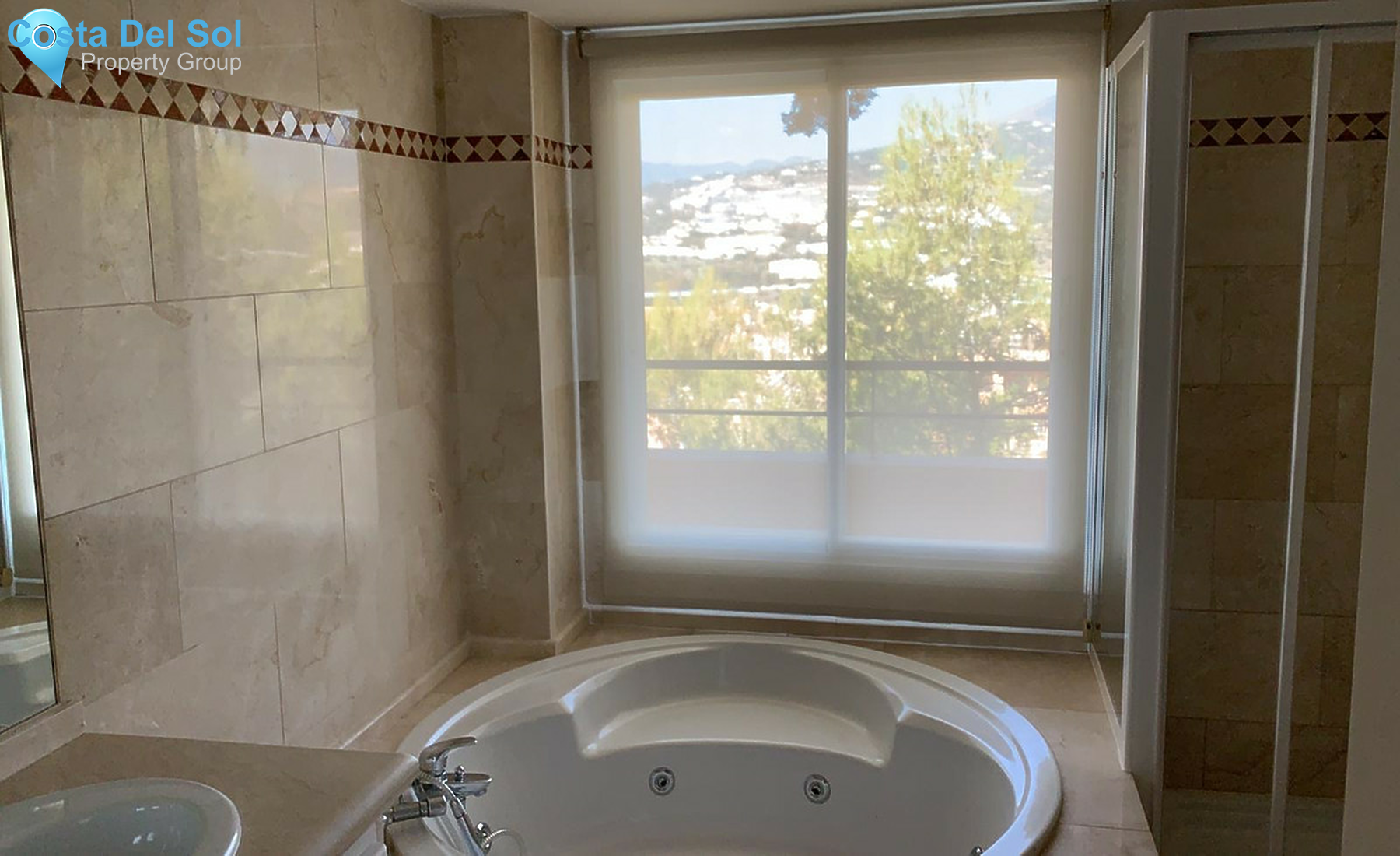 Middle Floor Apartment in Nueva Andalucía-1238672