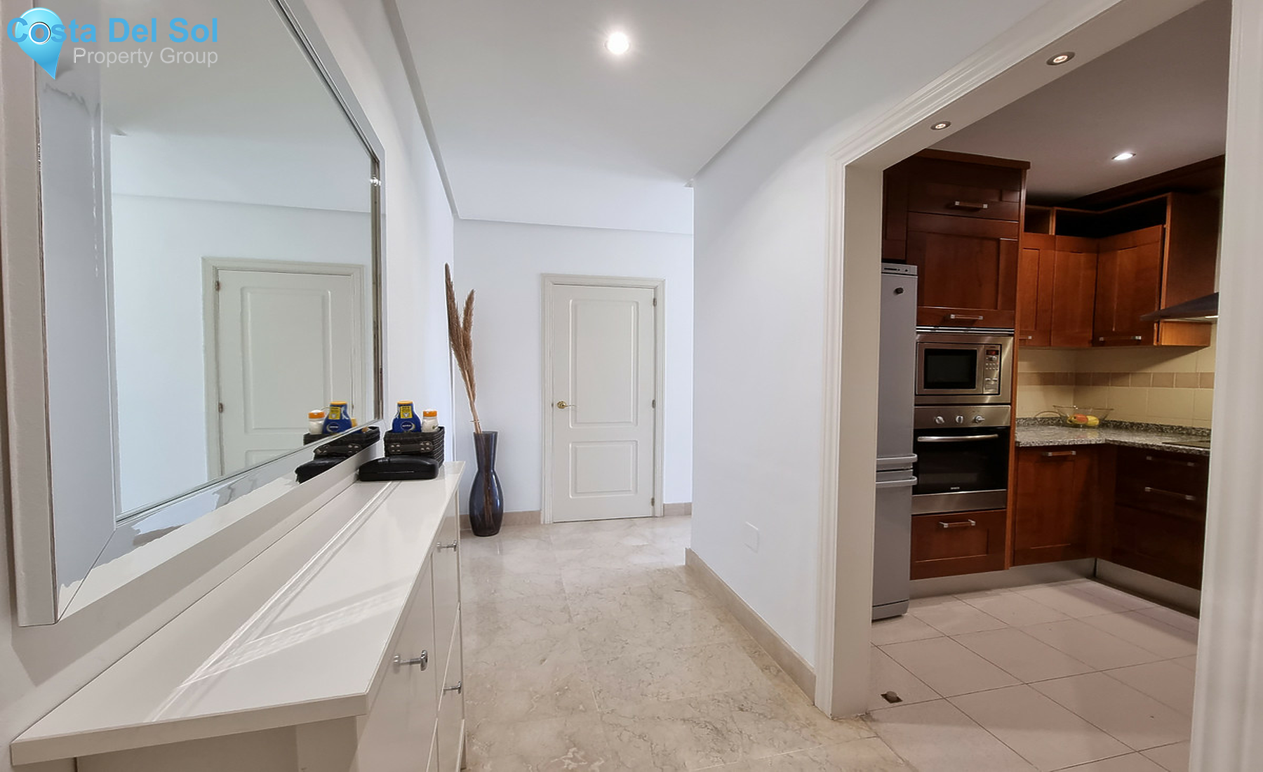 Middle Floor Apartment in Nueva Andalucía-1280942