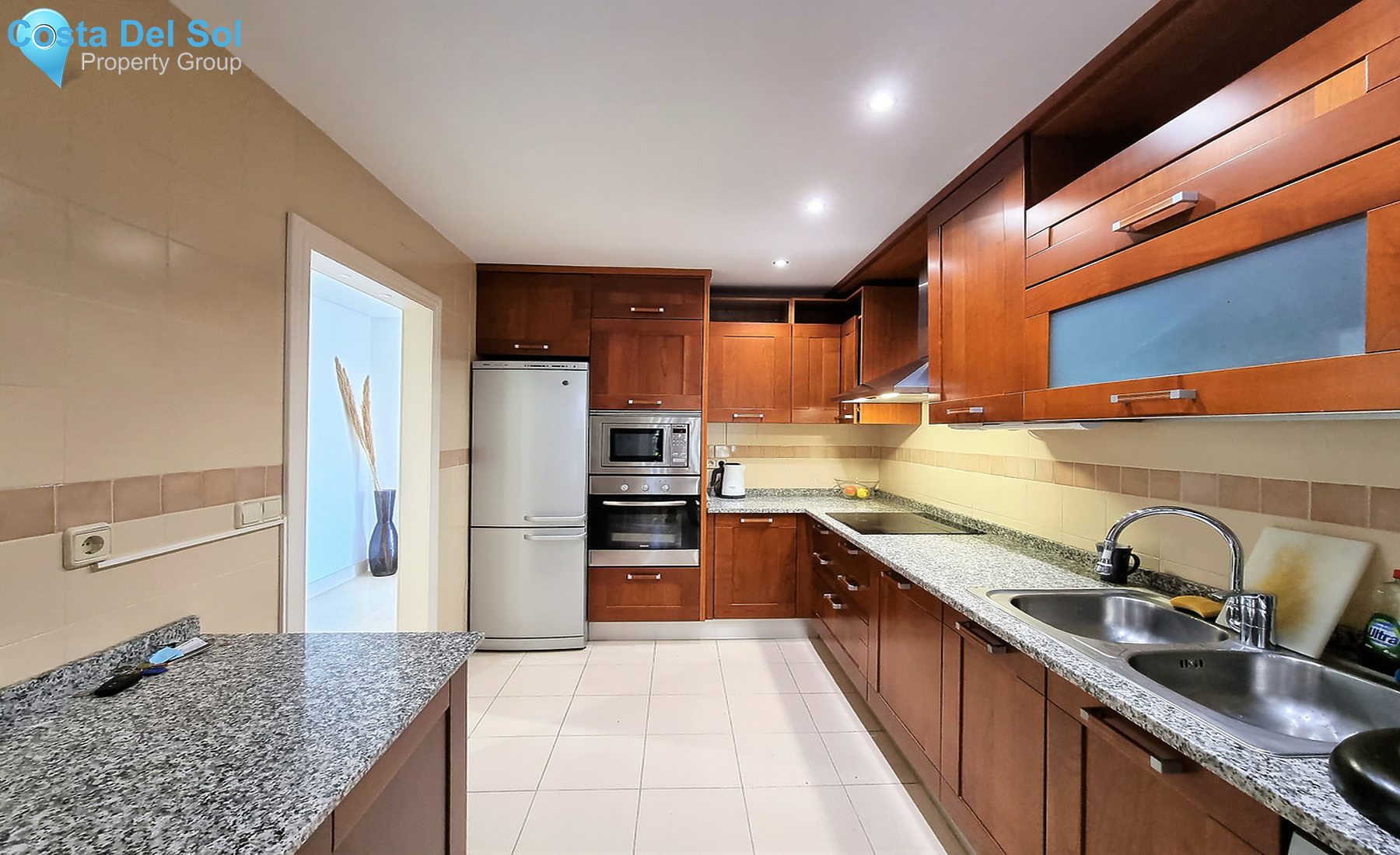 Middle Floor Apartment in Nueva Andalucía-1280929