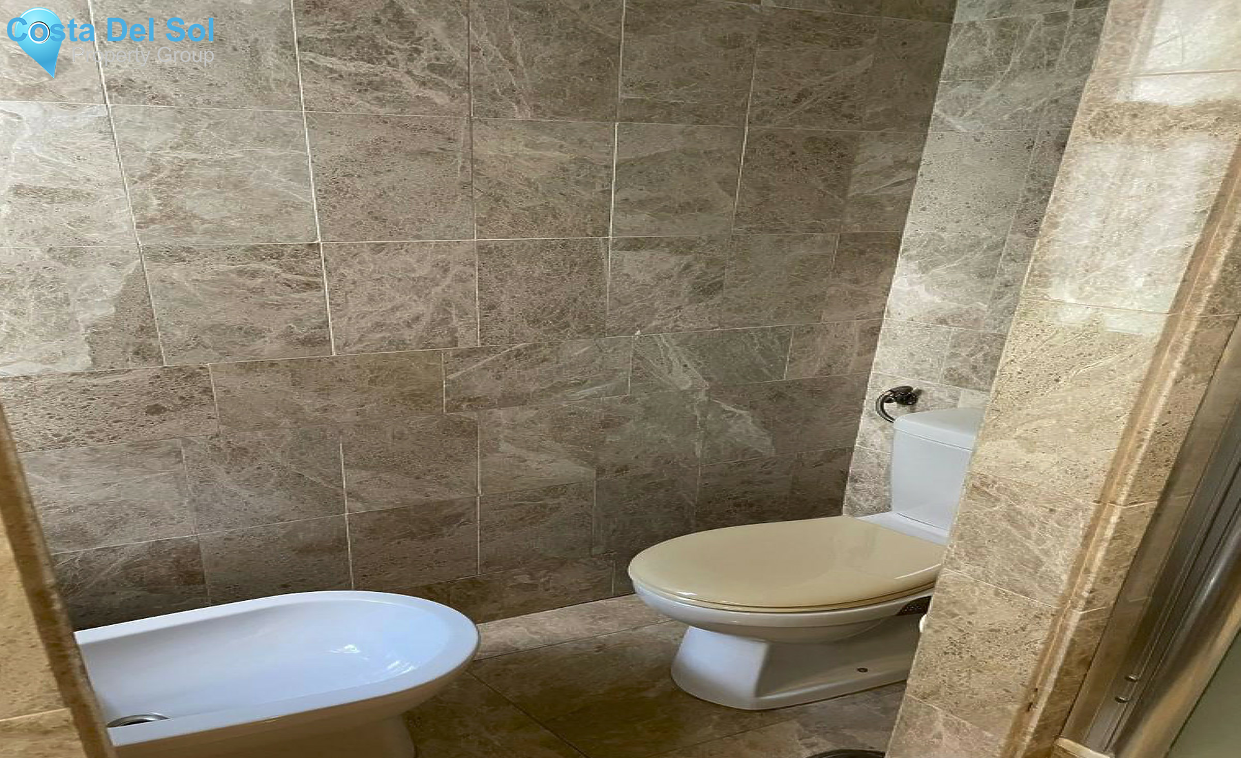 Middle Floor Apartment in Nueva Andalucía-1314176