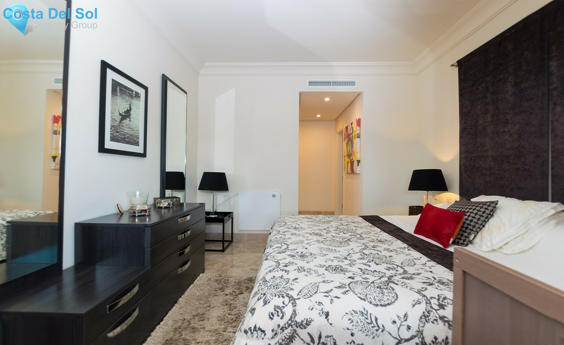 Middle Floor Apartment in Nueva Andalucía-1334096