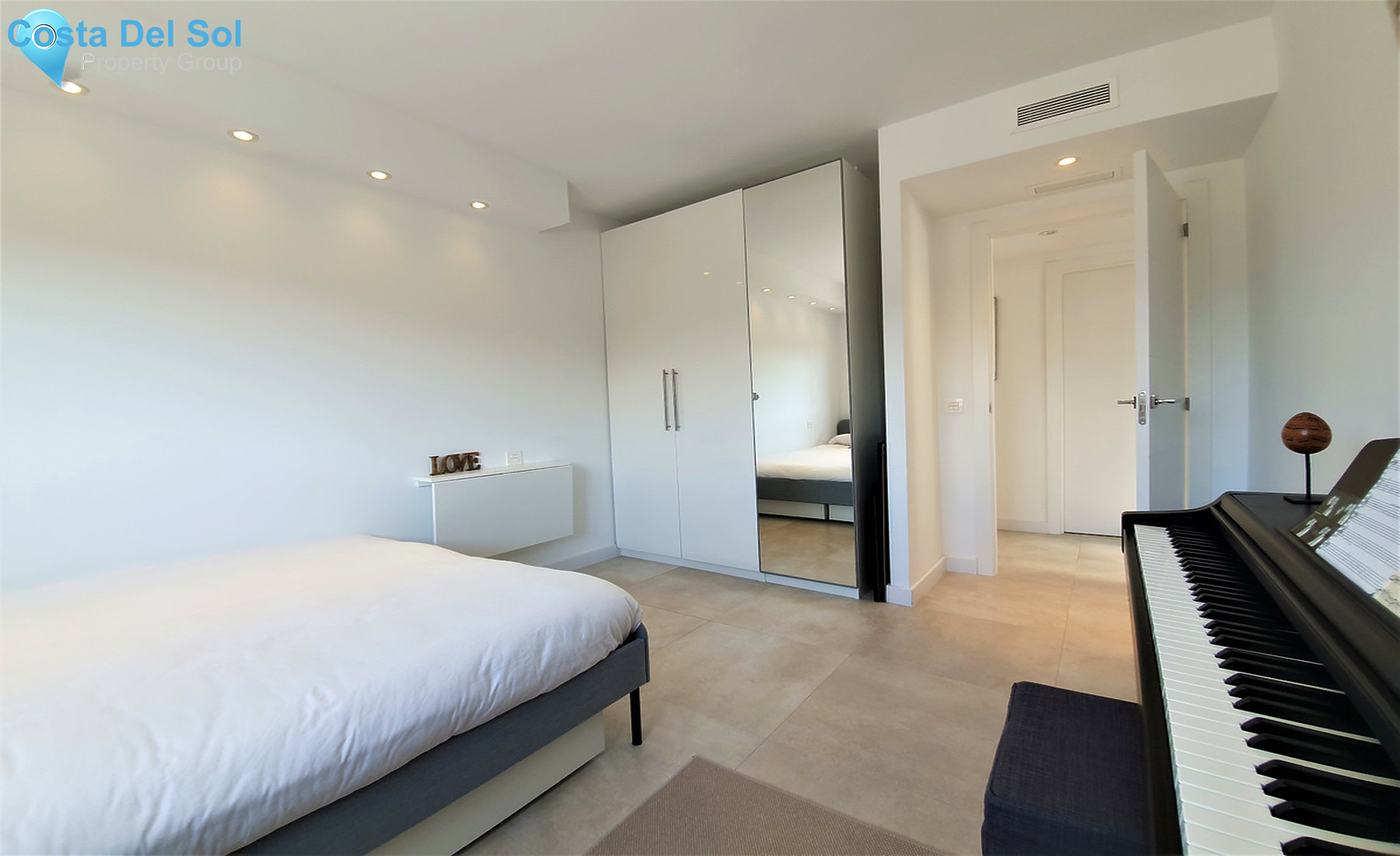 Middle Floor Apartment in Nueva Andalucía-1336574