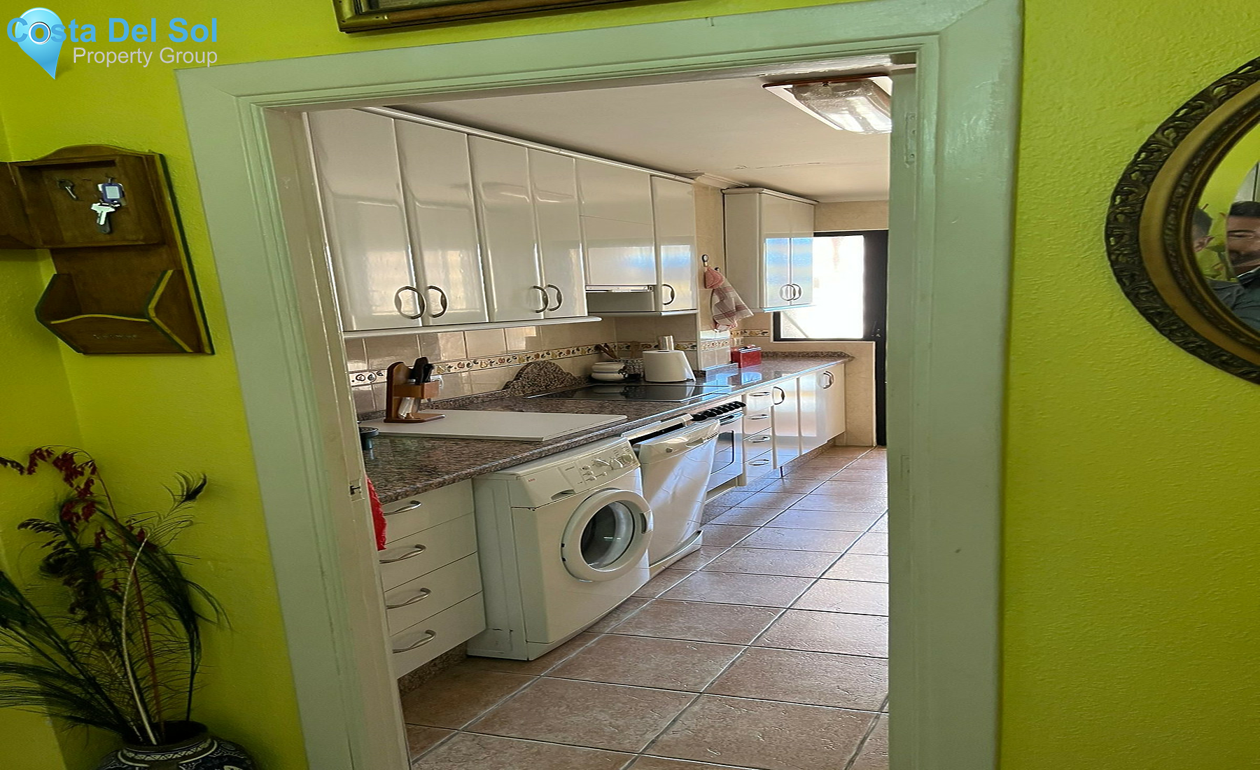 Middle Floor Apartment in Nueva Andalucía-1368219
