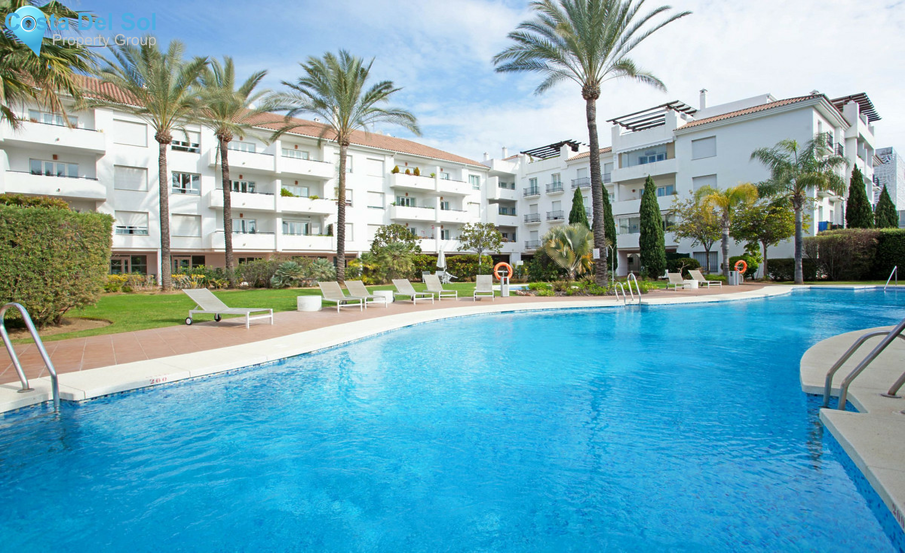 Middle Floor Apartment in Nueva Andalucía-1373835