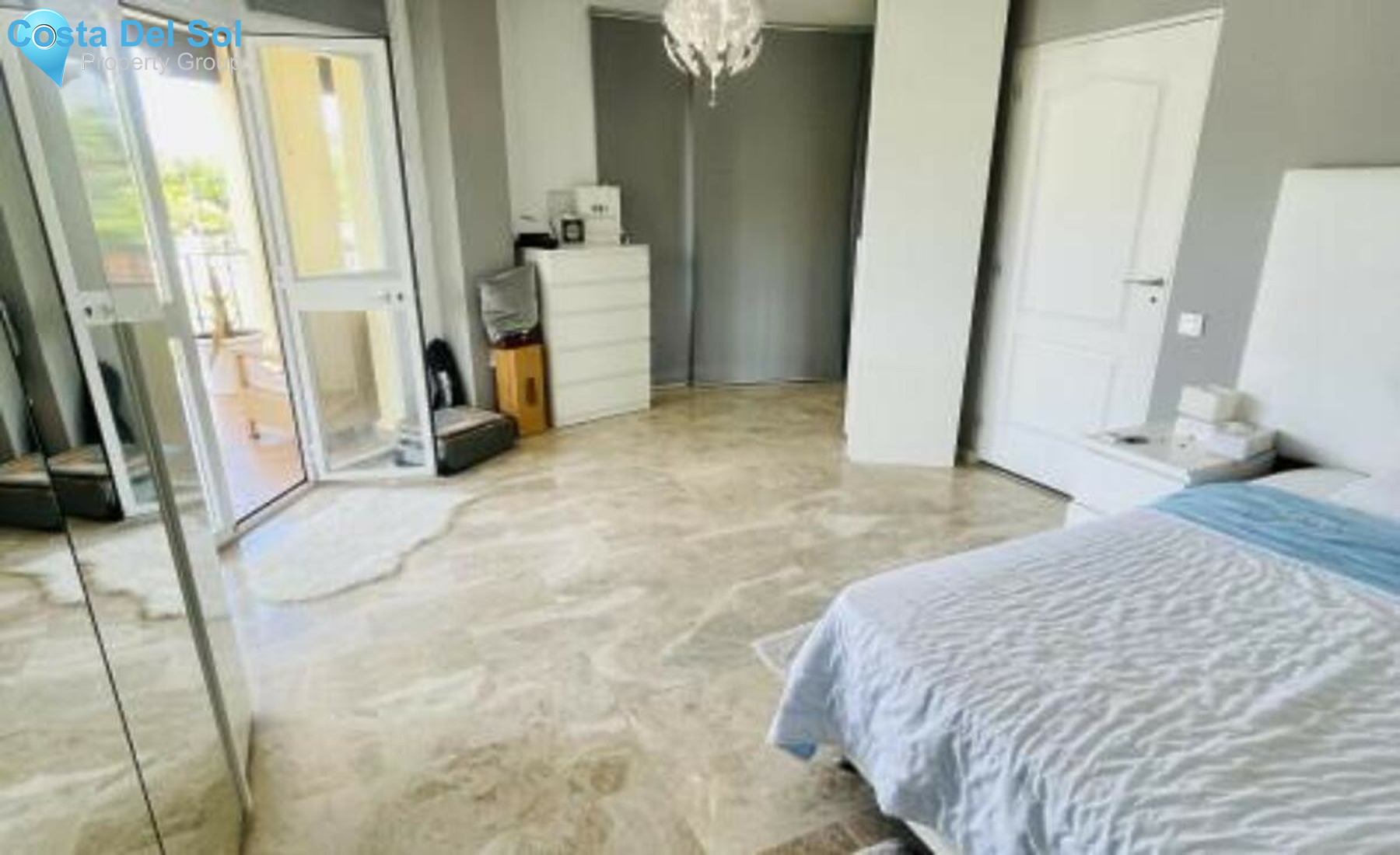 Middle Floor Apartment in Nueva Andalucía-1404108