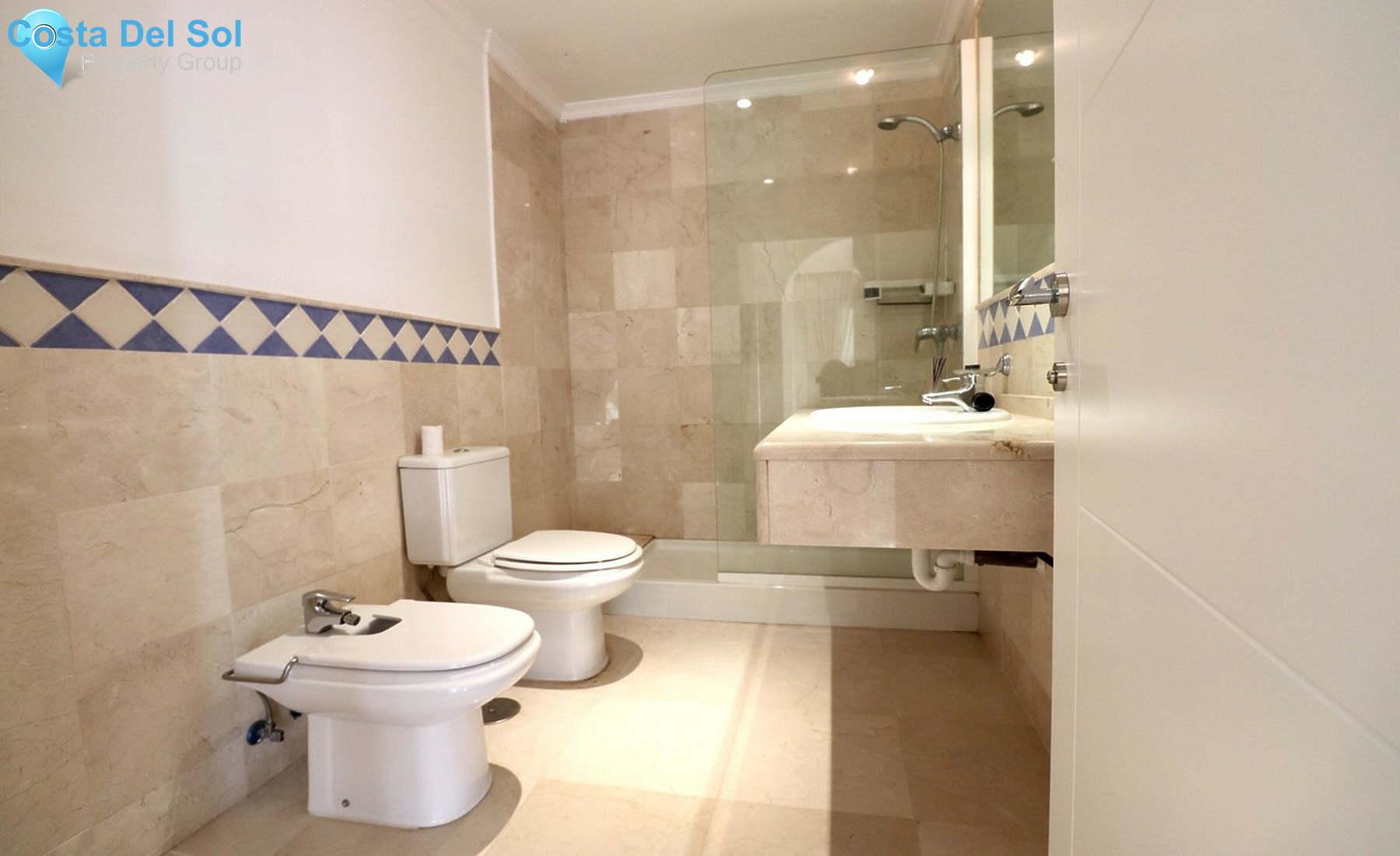 Middle Floor Apartment in Nueva Andalucía-1457026