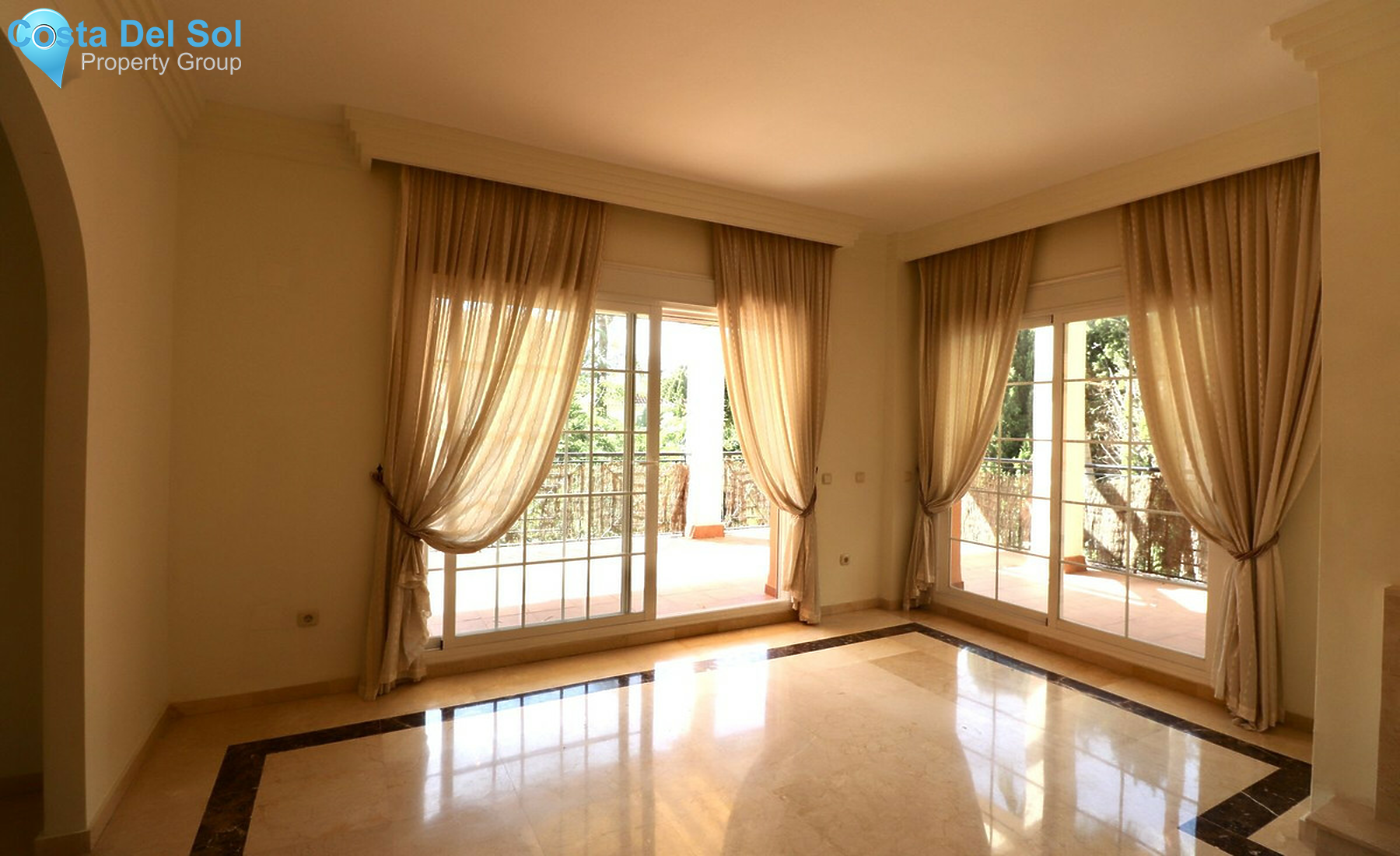Middle Floor Apartment in Nueva Andalucía-1457034