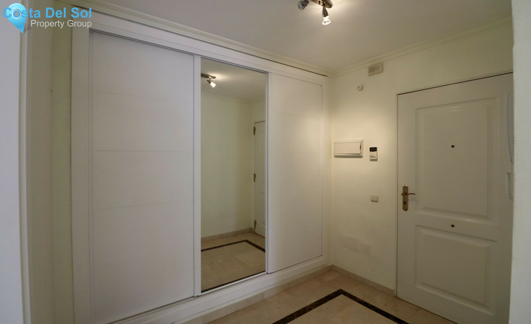 Middle Floor Apartment in Nueva Andalucía-1457035