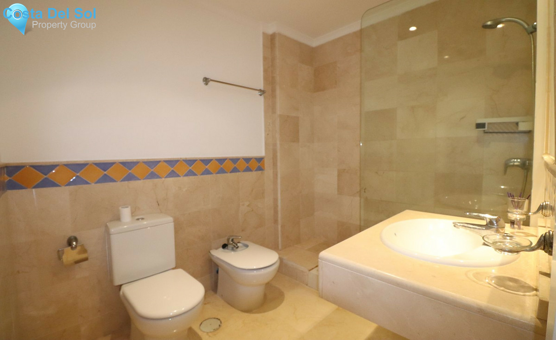 Middle Floor Apartment in Nueva Andalucía-1457024