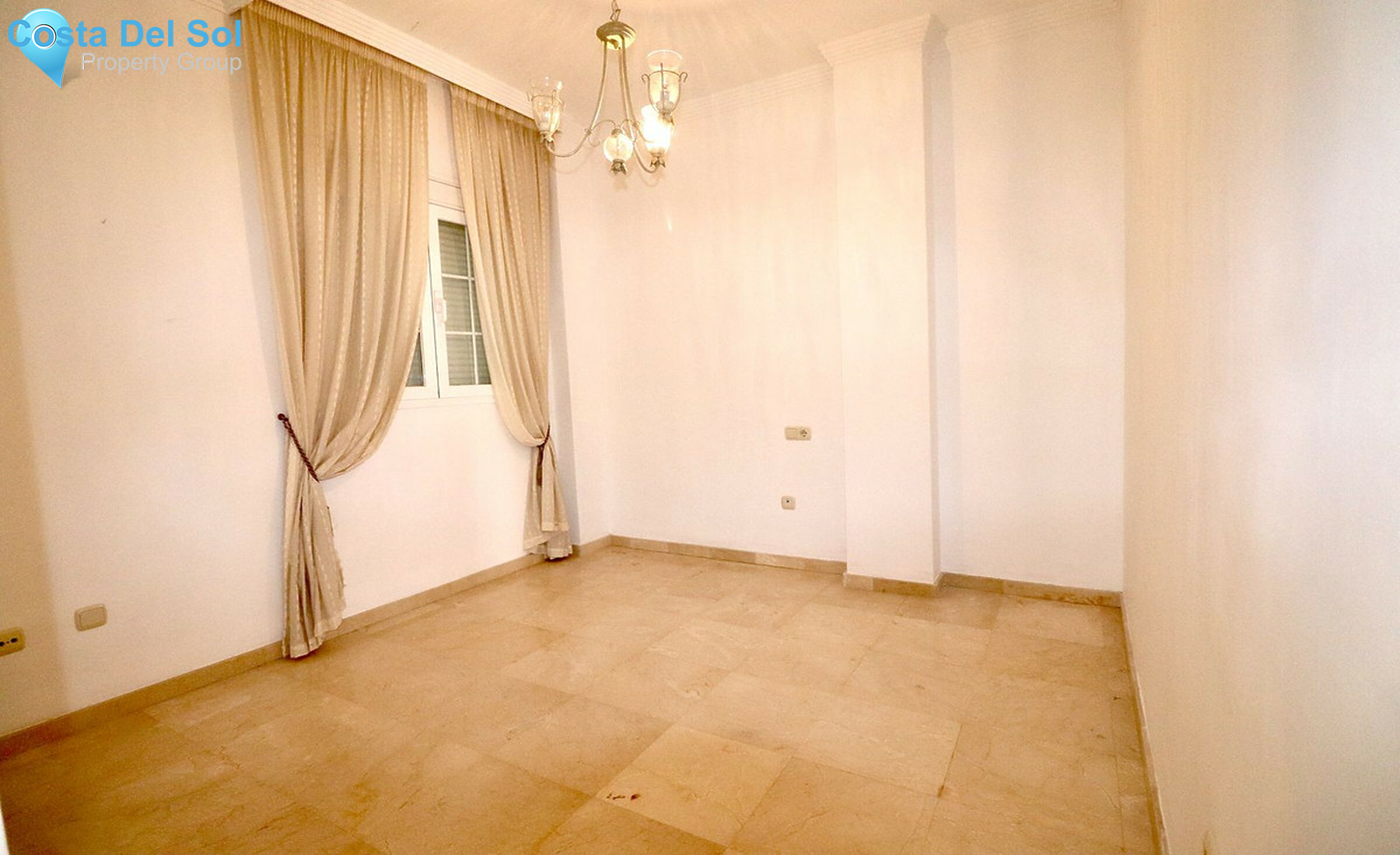 Middle Floor Apartment in Nueva Andalucía-1457025