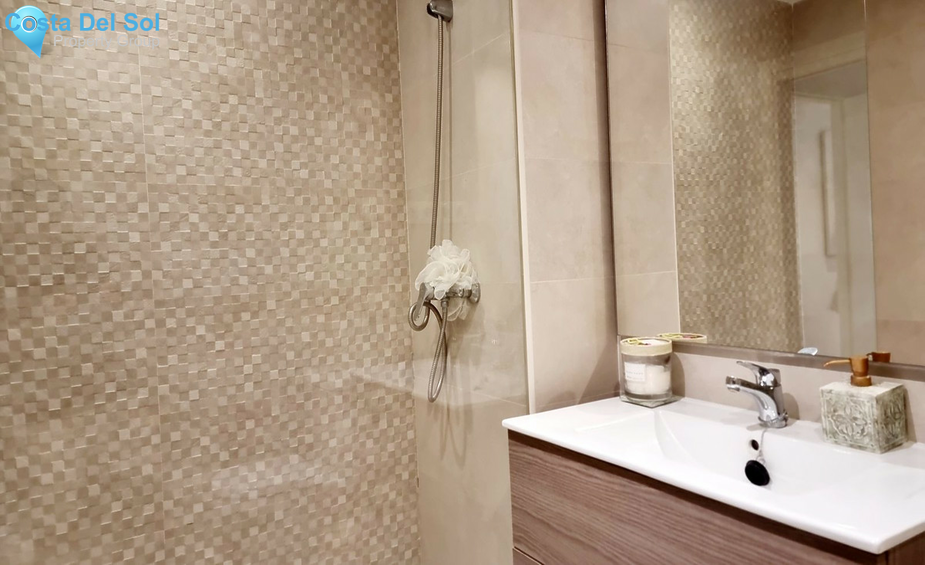 Middle Floor Apartment in Nueva Andalucía-1460751