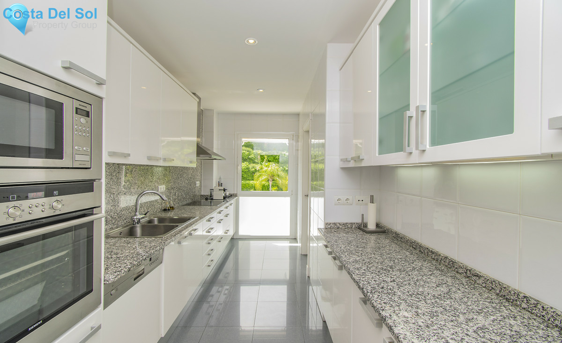 Middle Floor Apartment in Nueva Andalucía-1461501
