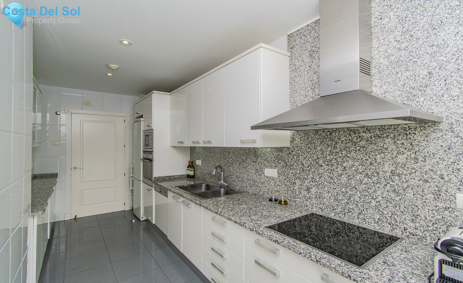 Middle Floor Apartment in Nueva Andalucía-1461506