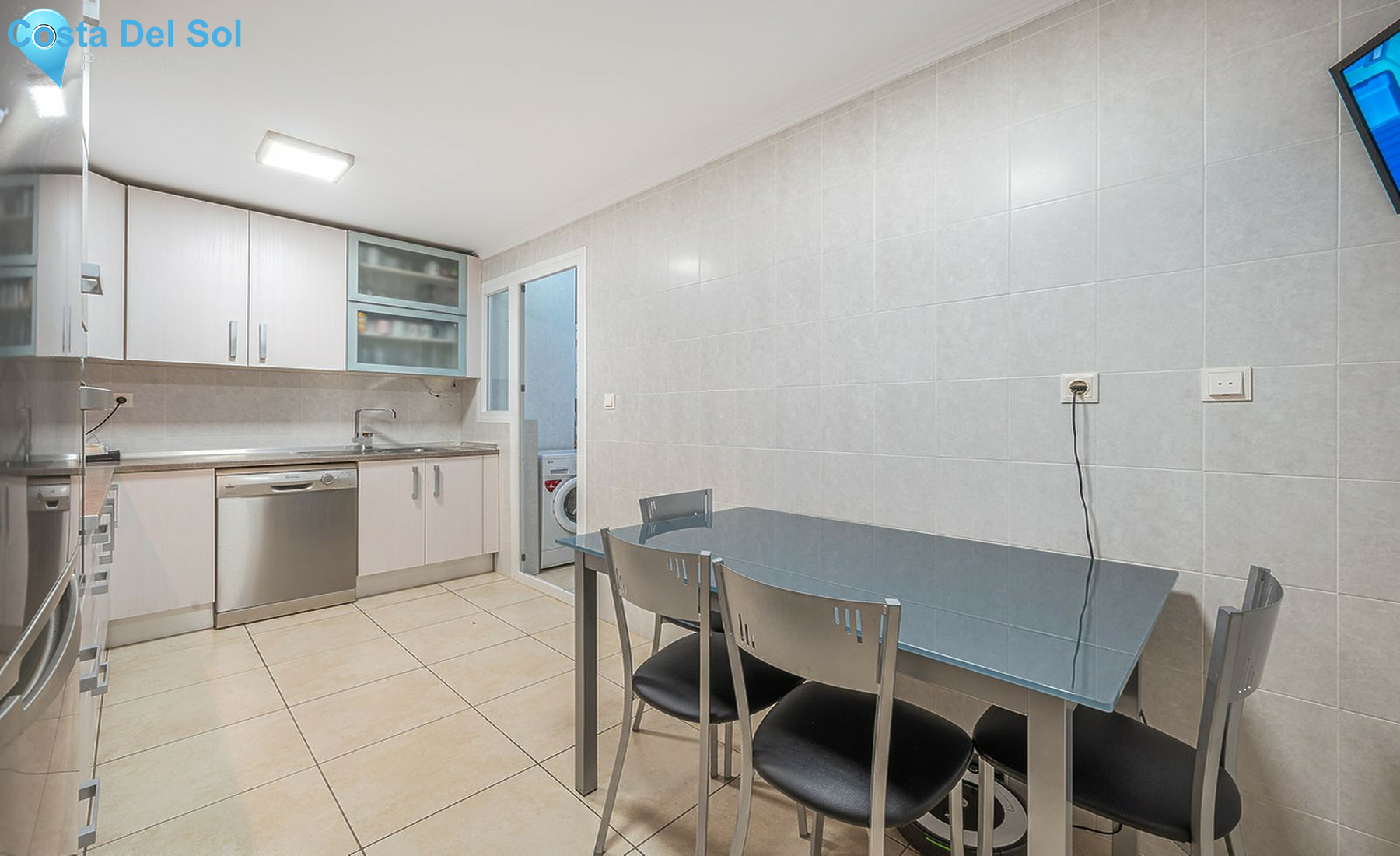 Middle Floor Apartment in Nueva Andalucía-1501398