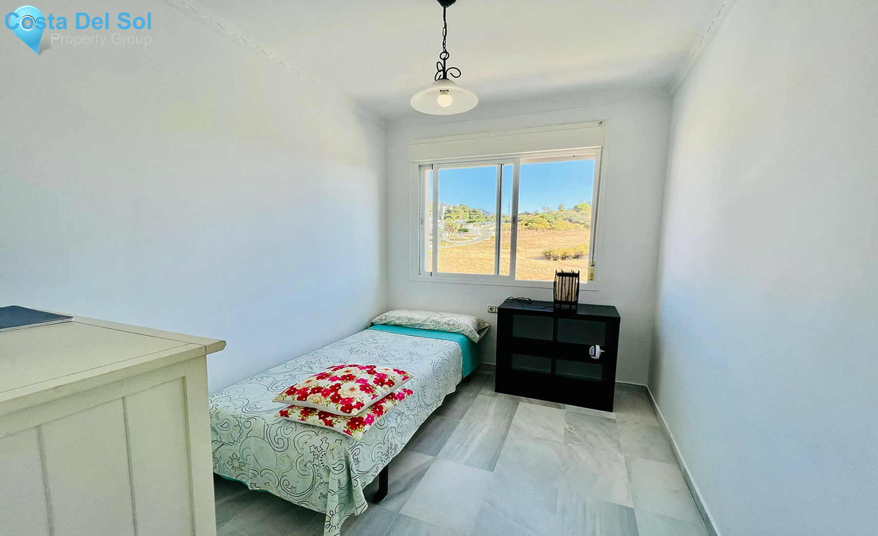 Middle Floor Apartment in Nueva Andalucía-1501922