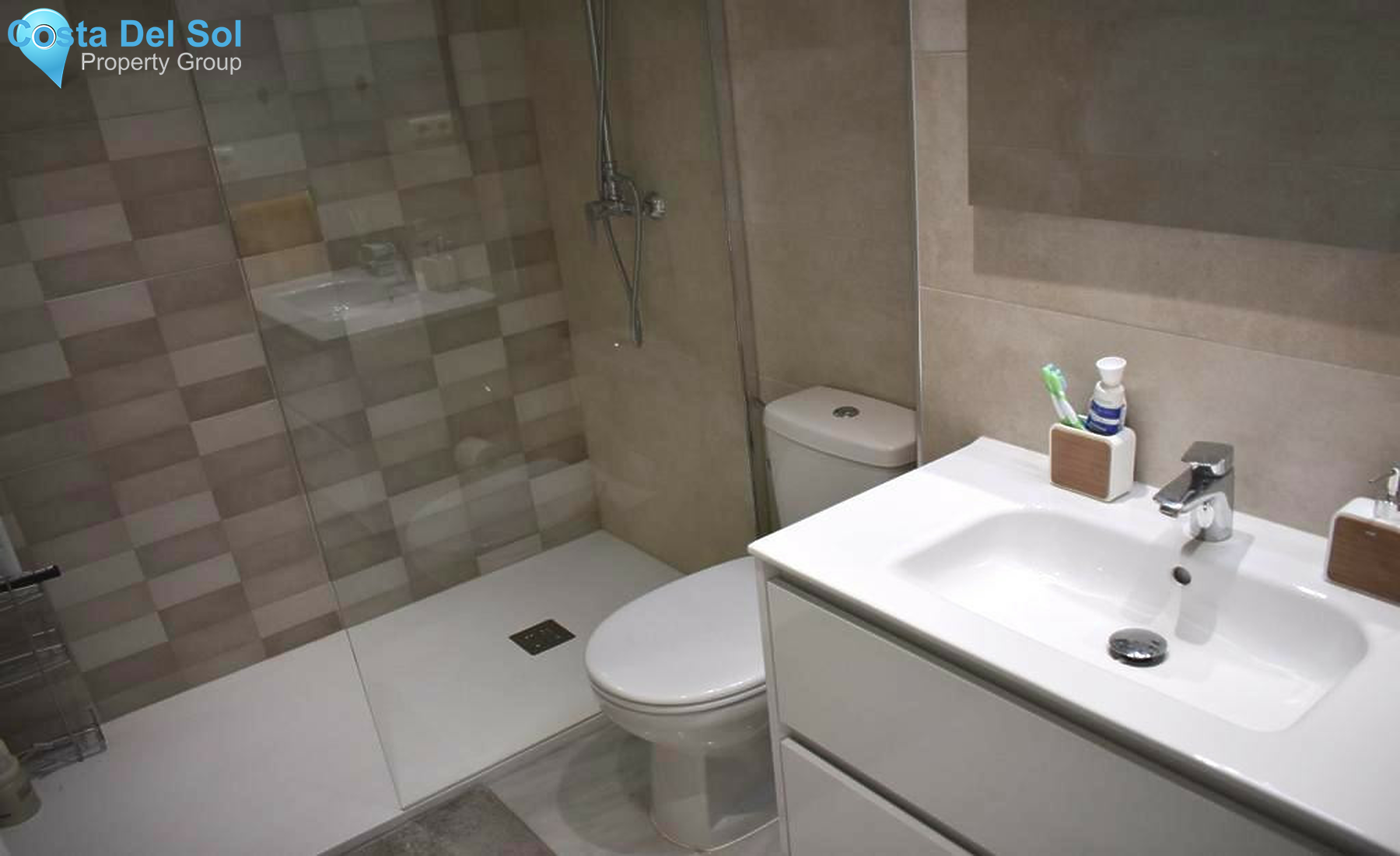Middle Floor Apartment in Nueva Andalucía-1502968