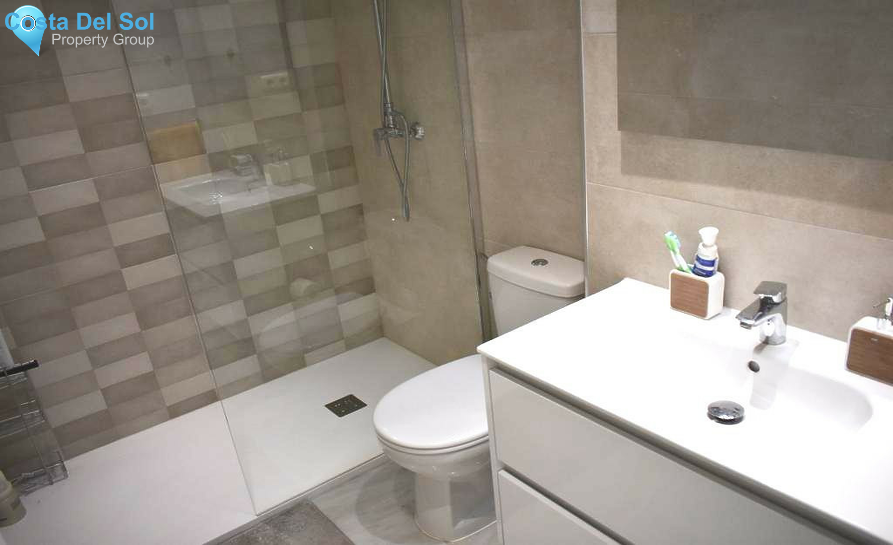 Middle Floor Apartment in Nueva Andalucía-1502972