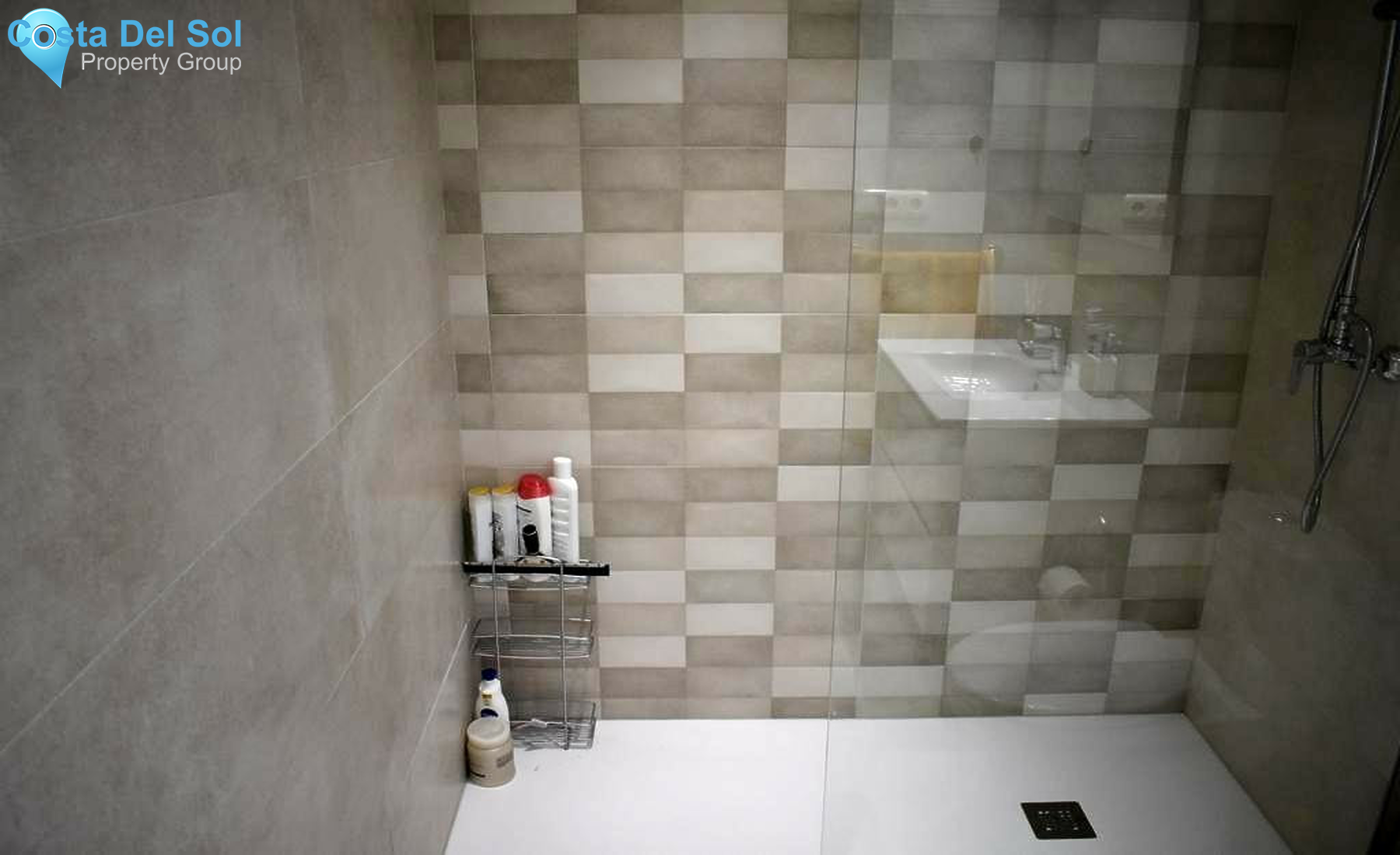 Middle Floor Apartment in Nueva Andalucía-1502974