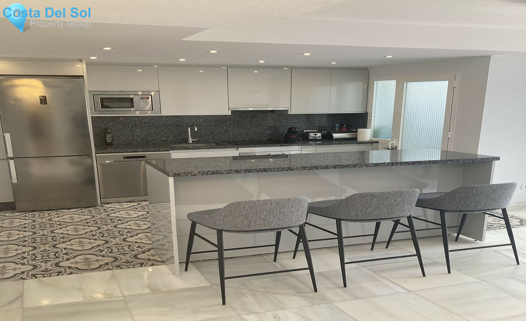 Middle Floor Apartment in Nueva Andalucía-1509297