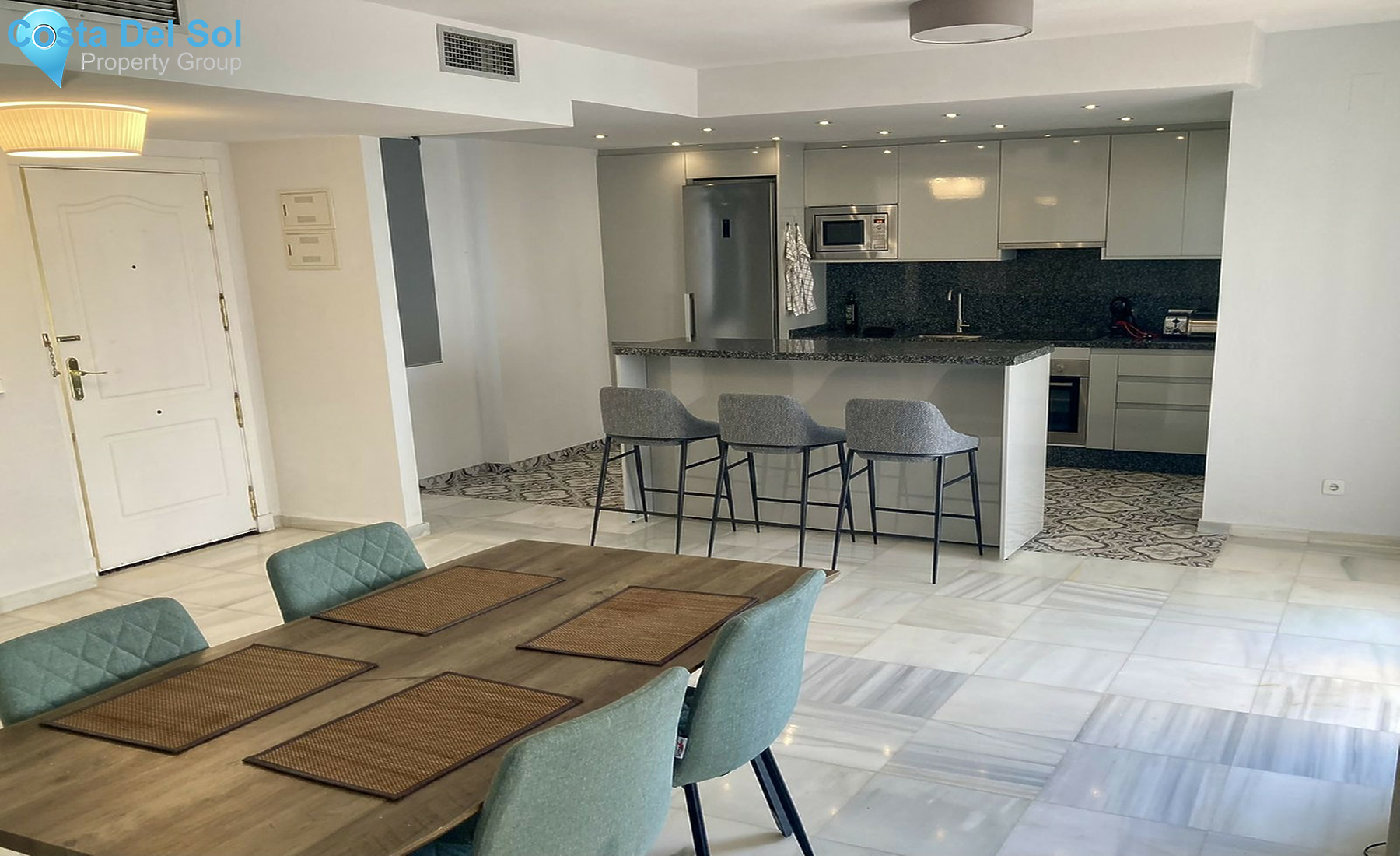 Middle Floor Apartment in Nueva Andalucía-1509300