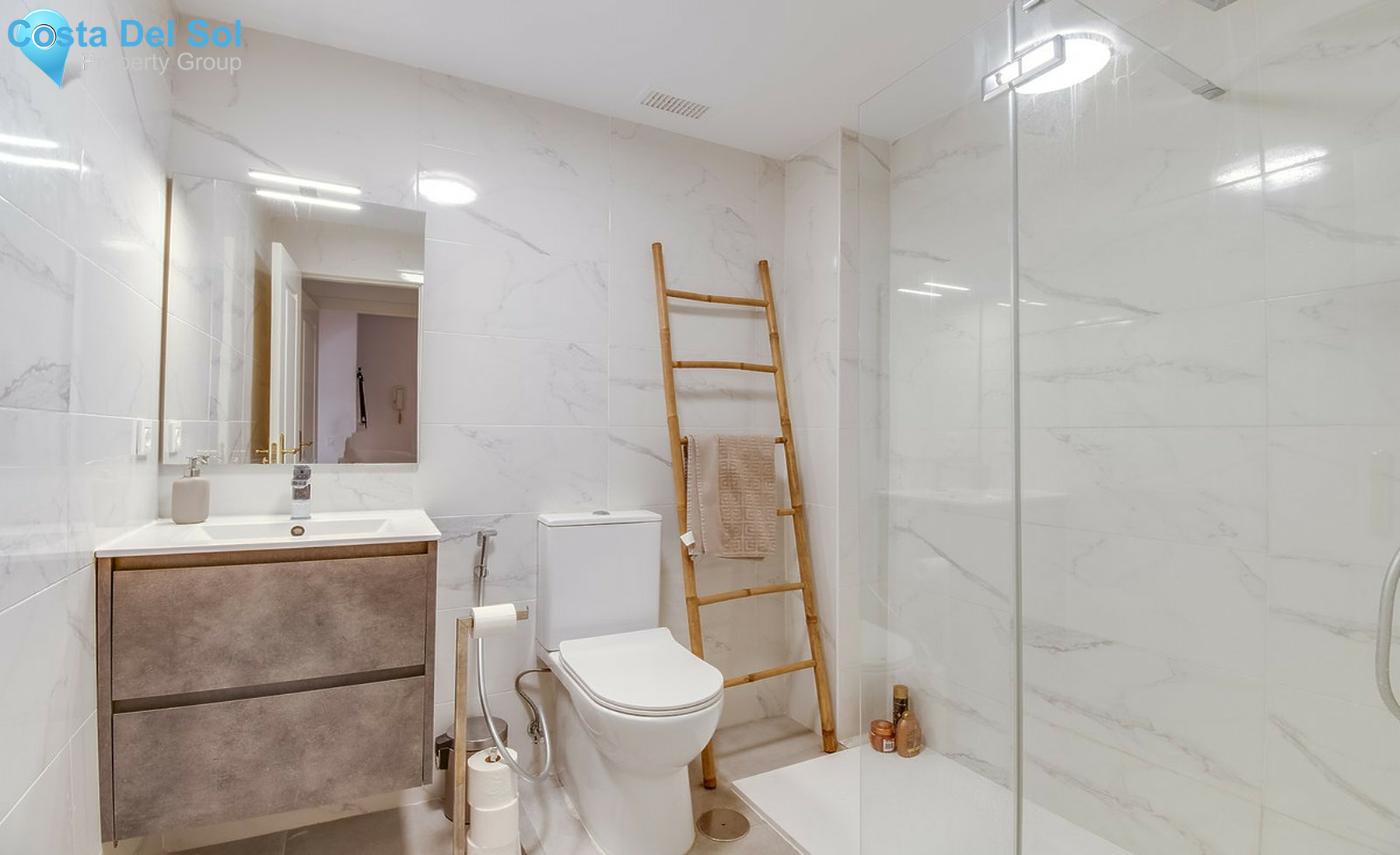Middle Floor Apartment in Nueva Andalucía-1526009