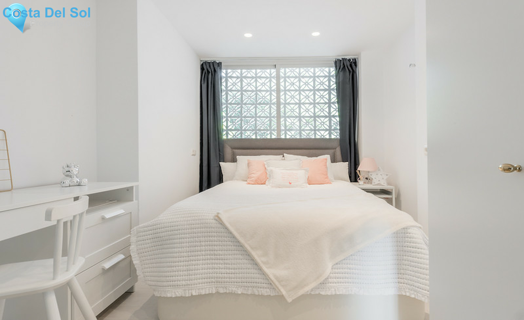 Middle Floor Apartment in Nueva Andalucía-1527043
