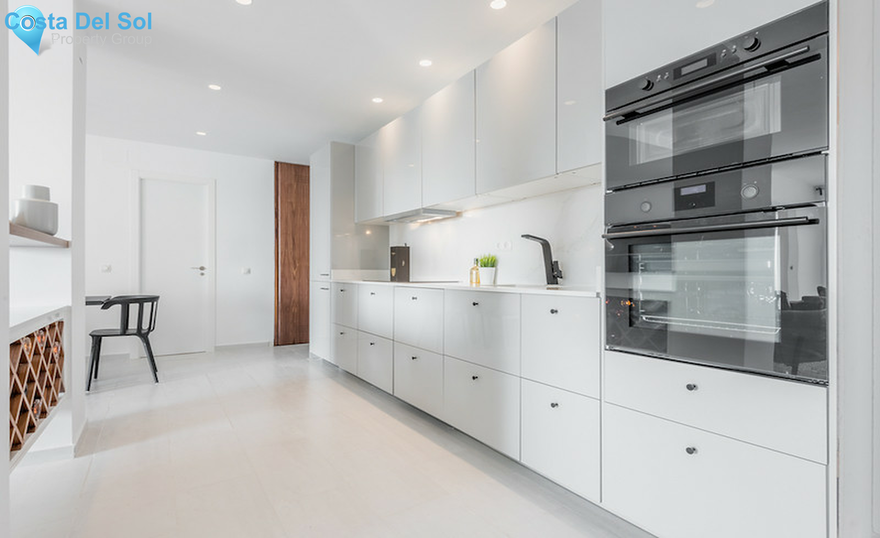 Middle Floor Apartment in Nueva Andalucía-1527036