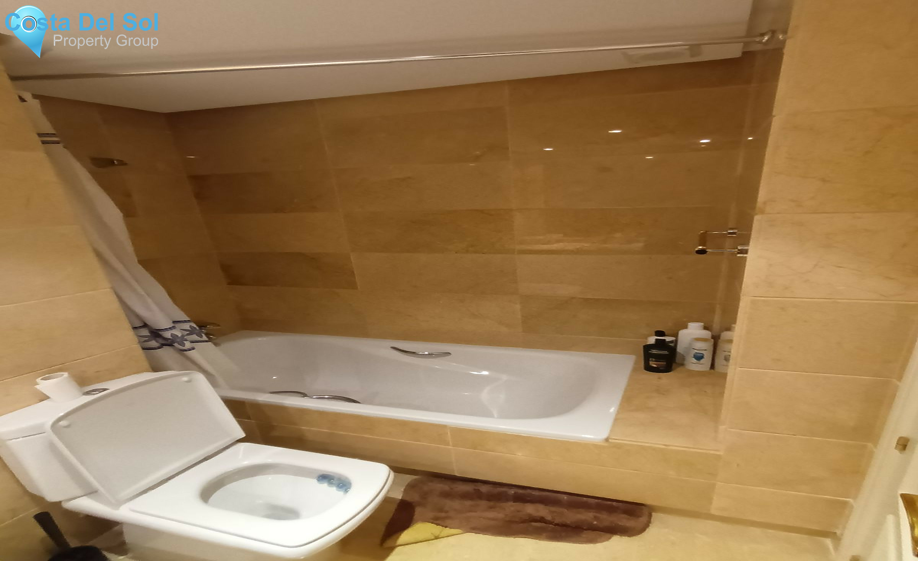 Middle Floor Apartment in Nueva Andalucía-1536246