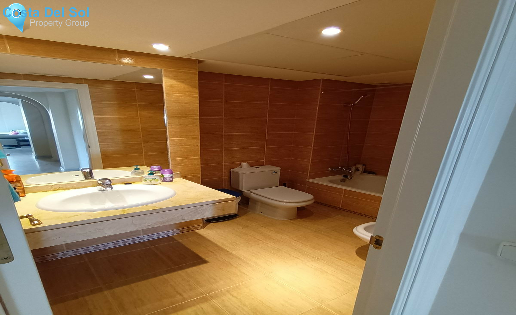 Middle Floor Apartment in Nueva Andalucía-1536247