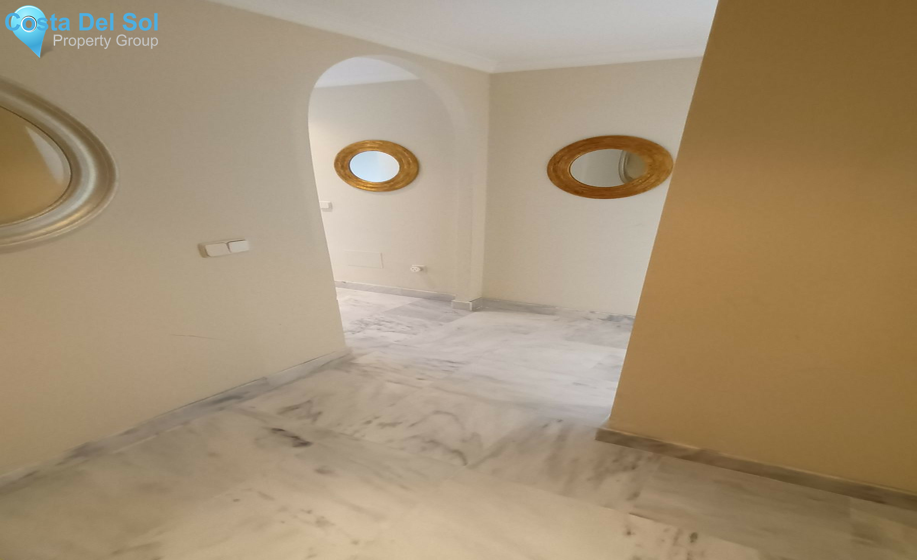 Middle Floor Apartment in Nueva Andalucía-1536252