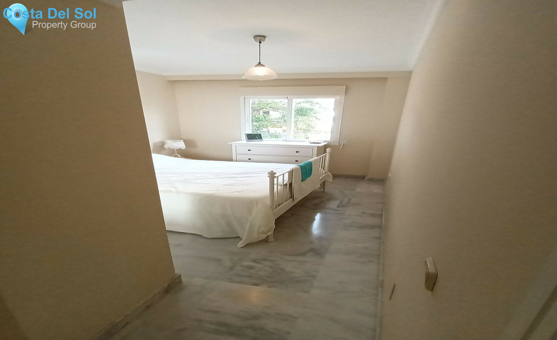 Middle Floor Apartment in Nueva Andalucía-1536241