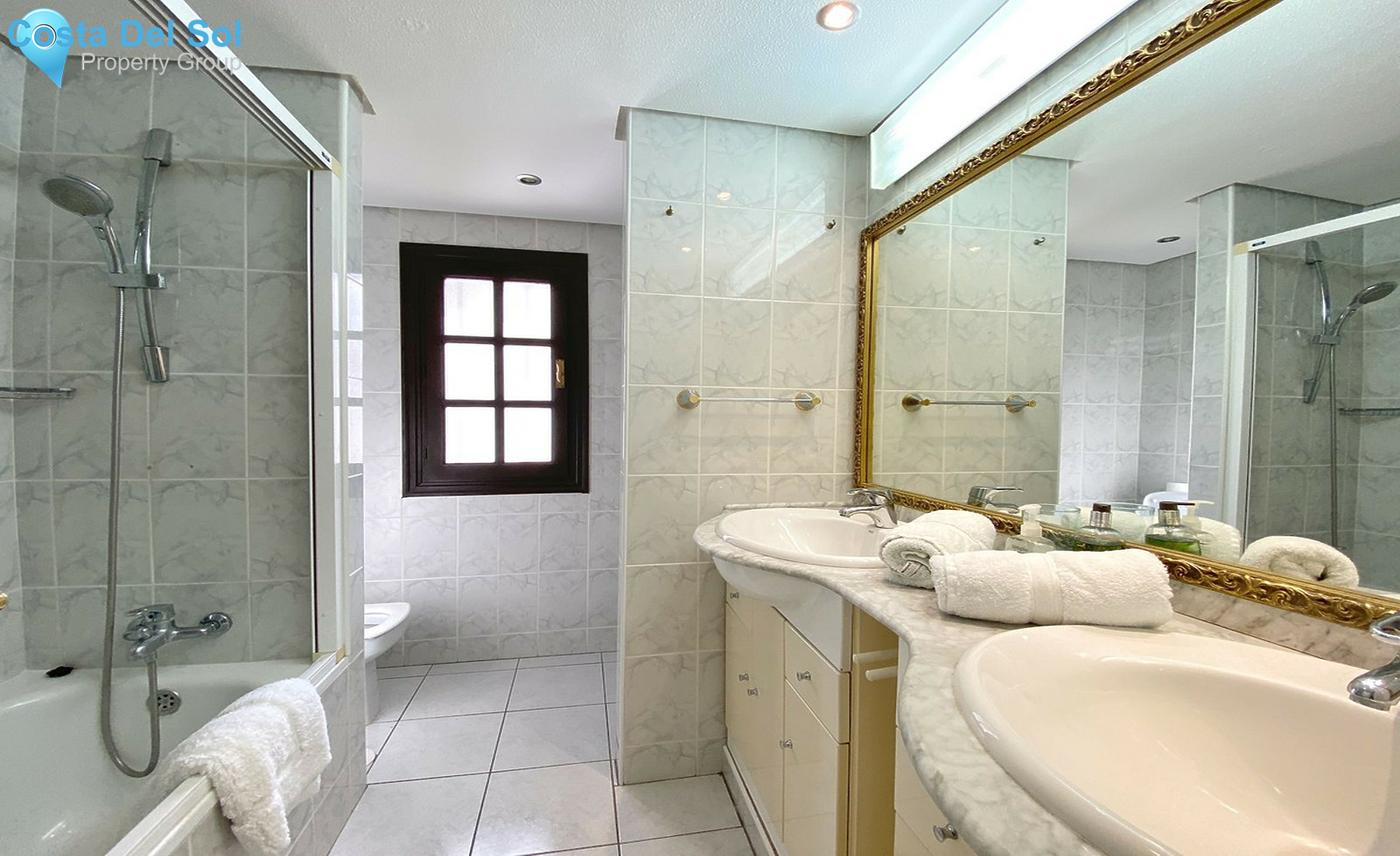 Middle Floor Apartment in Nueva Andalucía-1540961