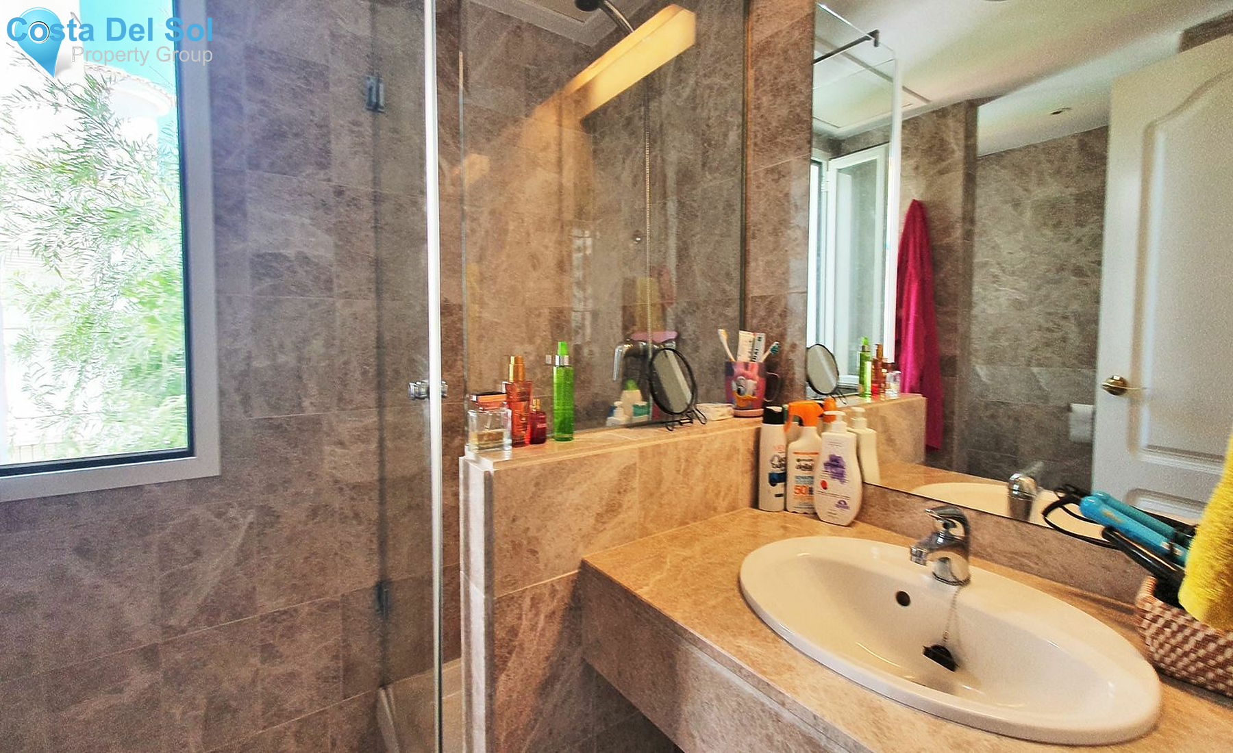 Middle Floor Apartment in Nueva Andalucía-1127018