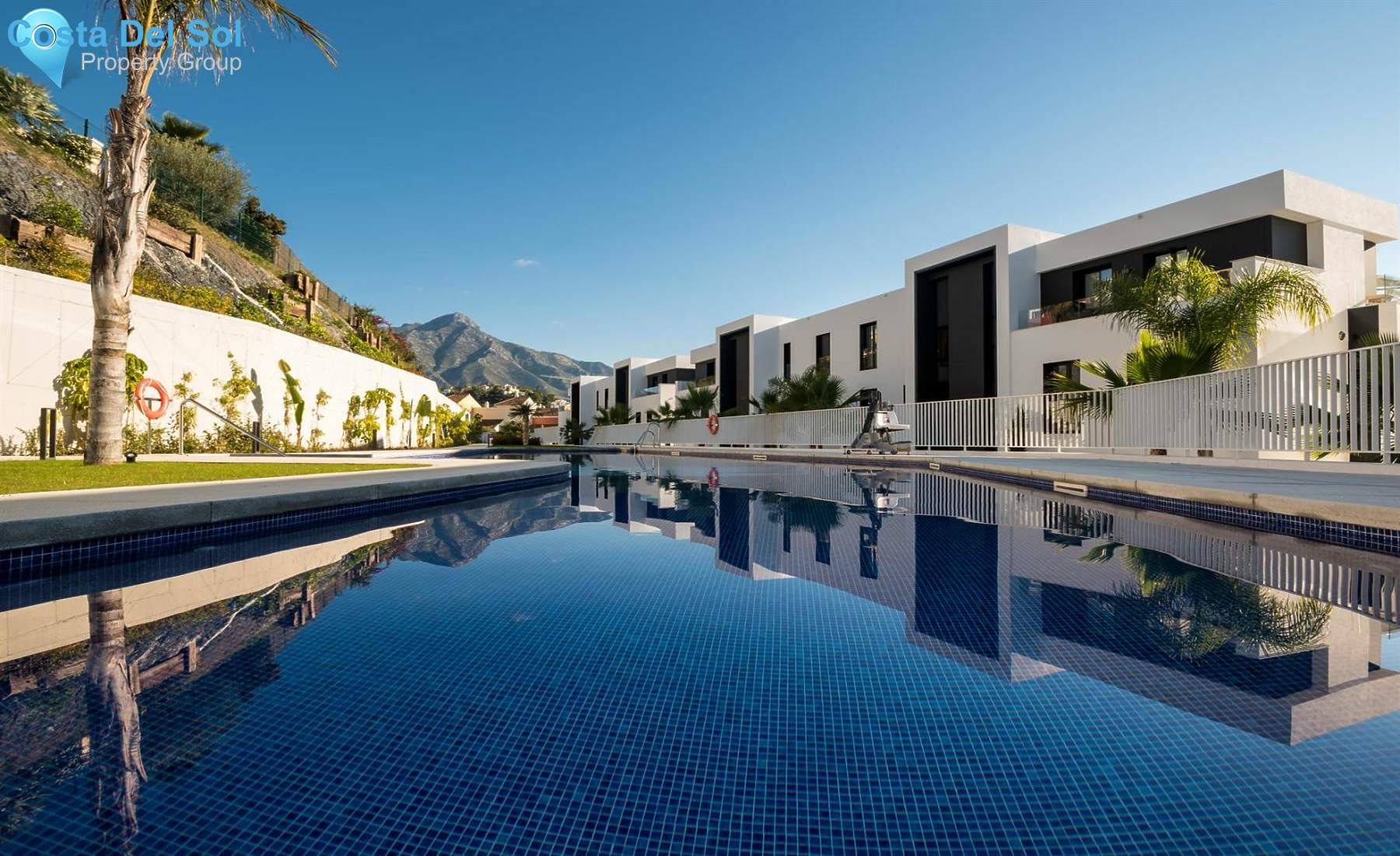 Middle Floor Apartment in Nueva Andalucía-1130620