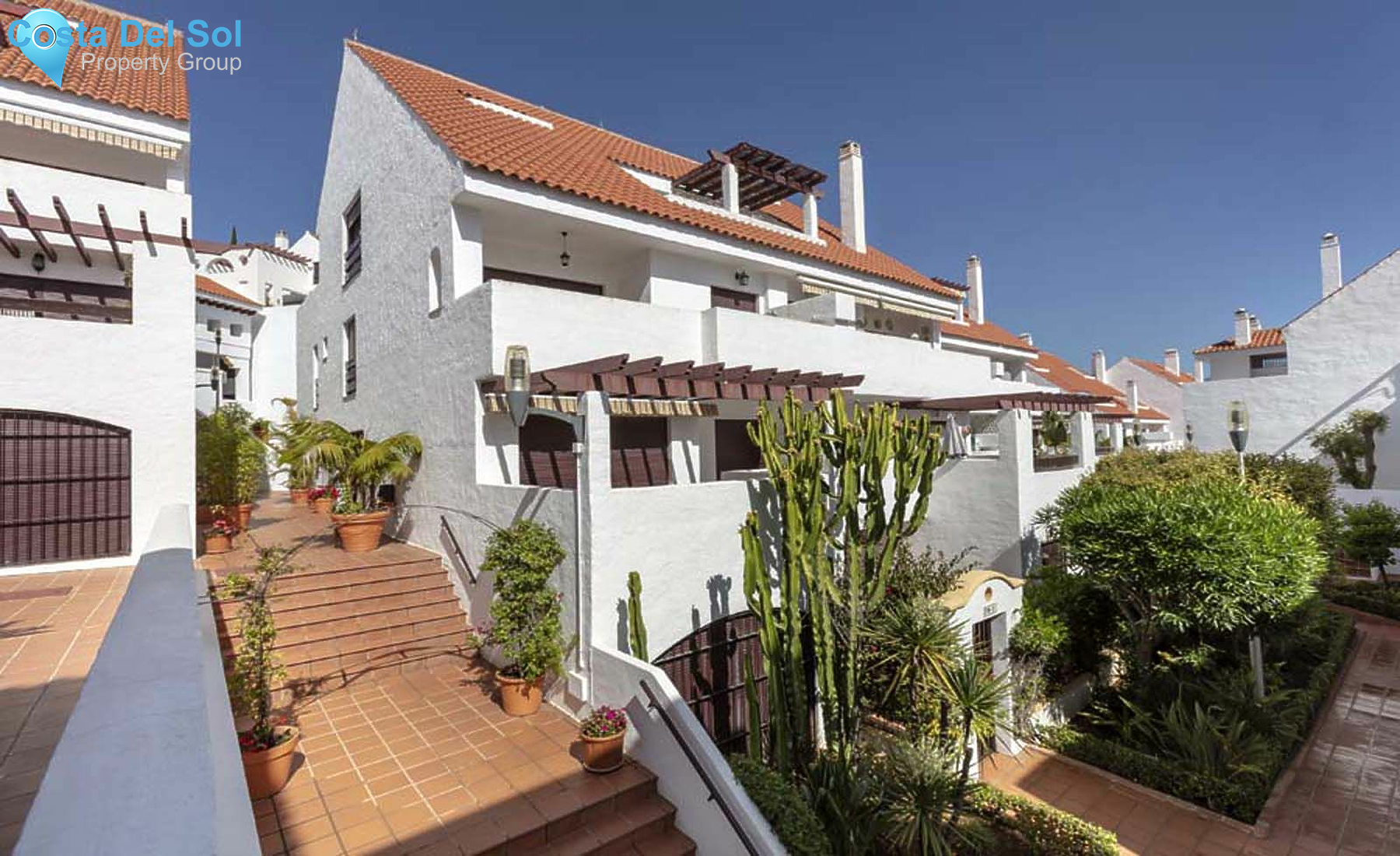 Middle Floor Apartment in Nueva Andalucía-1143629