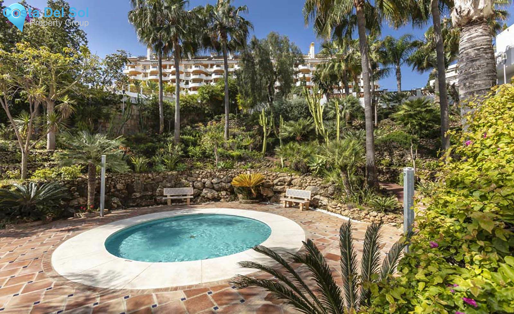Middle Floor Apartment in Nueva Andalucía-1143625