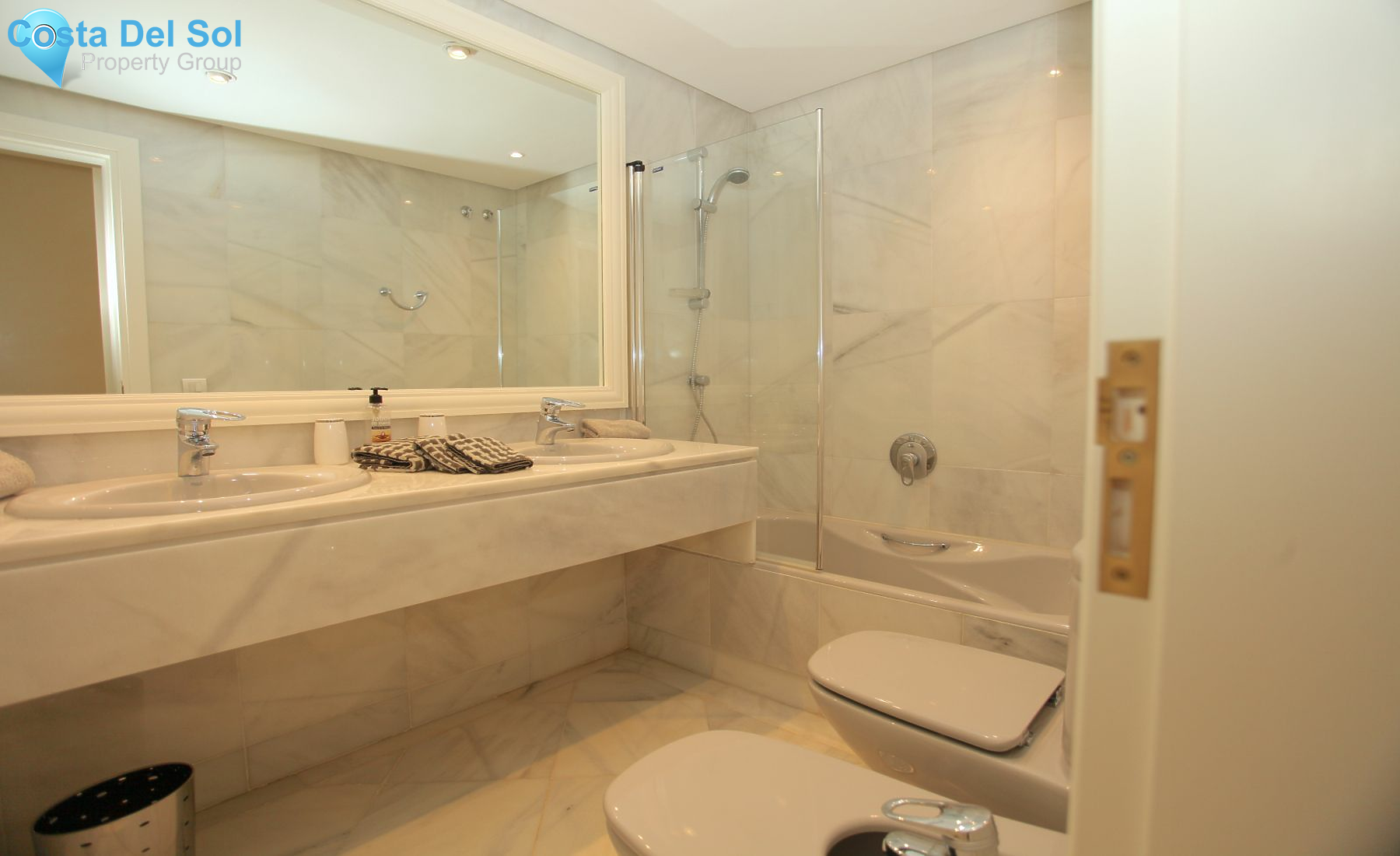 Middle Floor Apartment in Nueva Andalucía-1162130