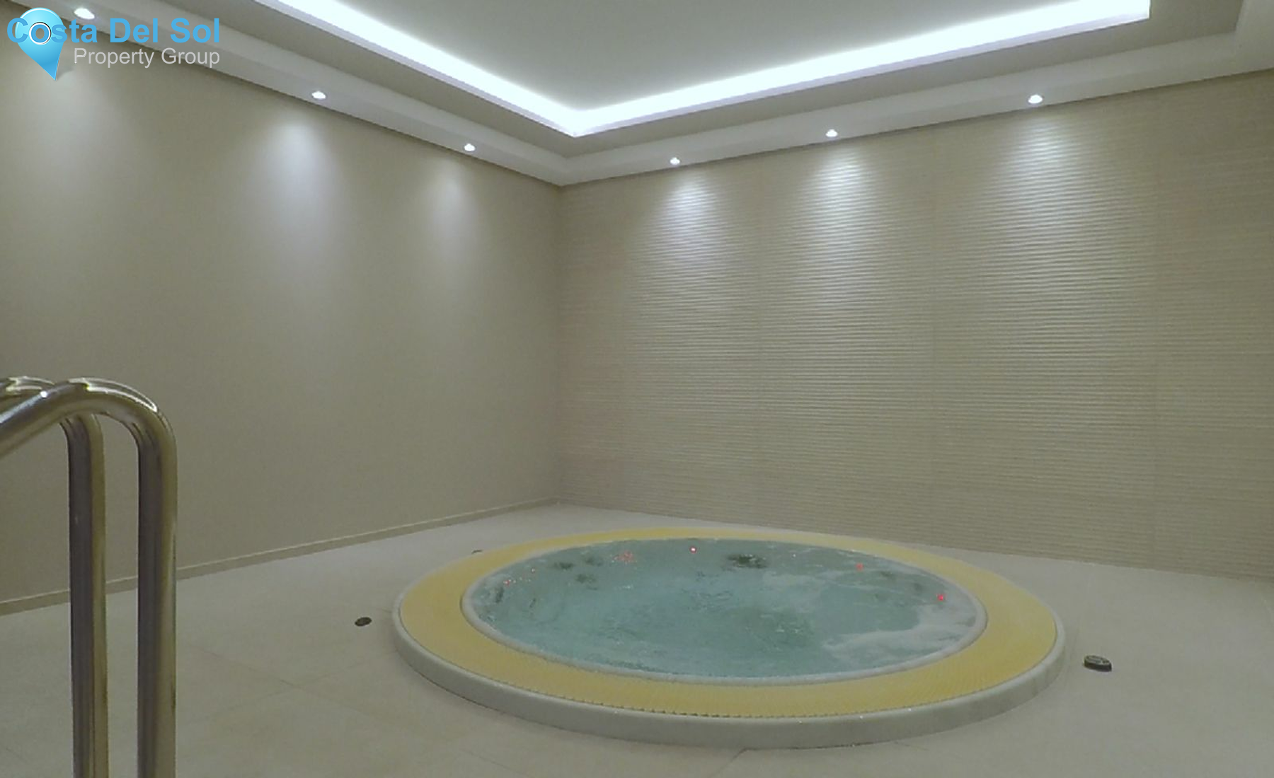 Middle Floor Apartment in Nueva Andalucía-1162134