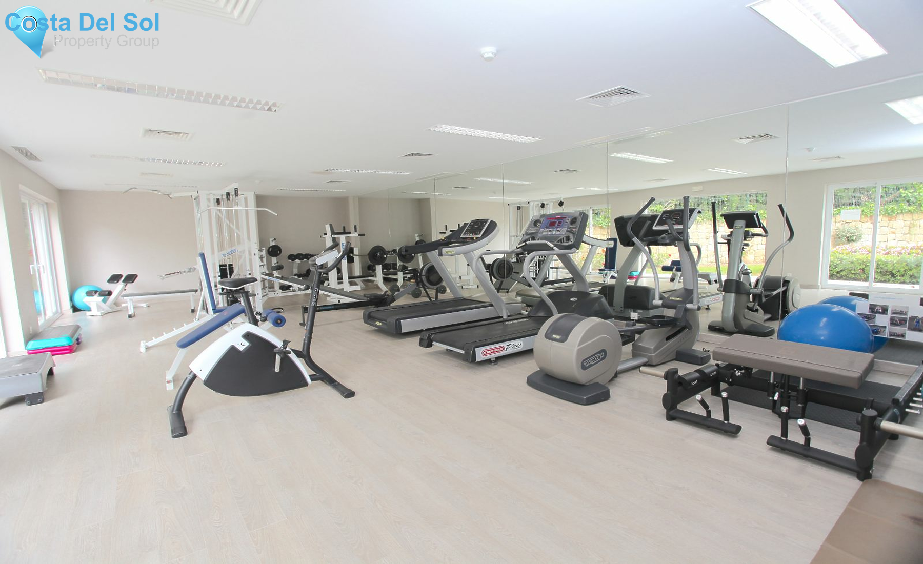 Middle Floor Apartment in Nueva Andalucía-1162125