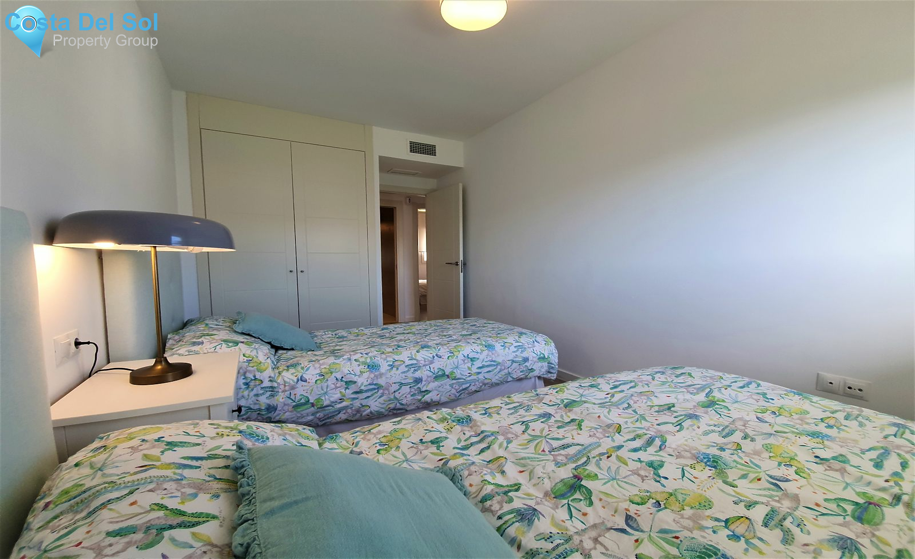 Middle Floor Apartment in Nueva Andalucía-1170573