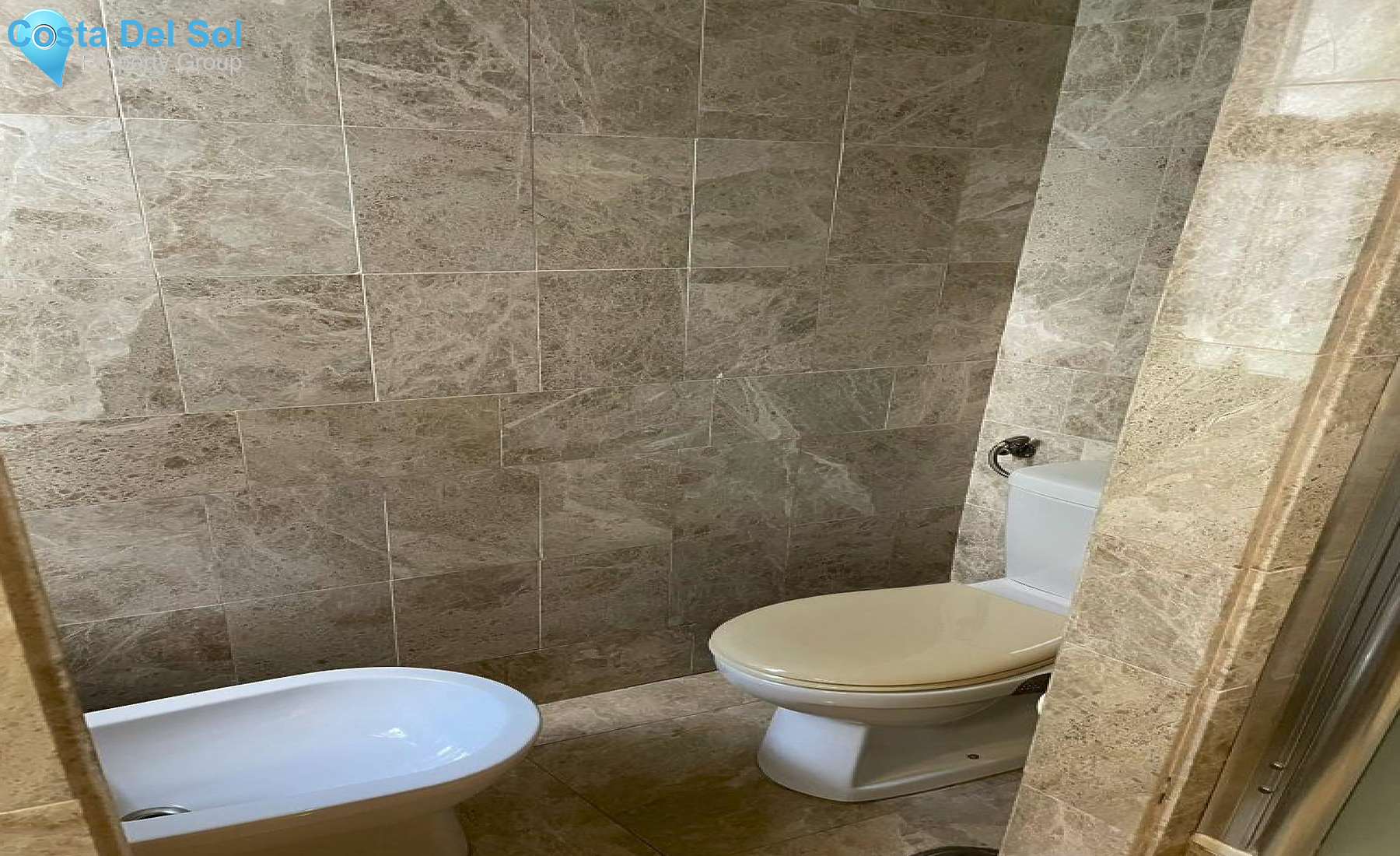 Middle Floor Apartment in Nueva Andalucía-1171177