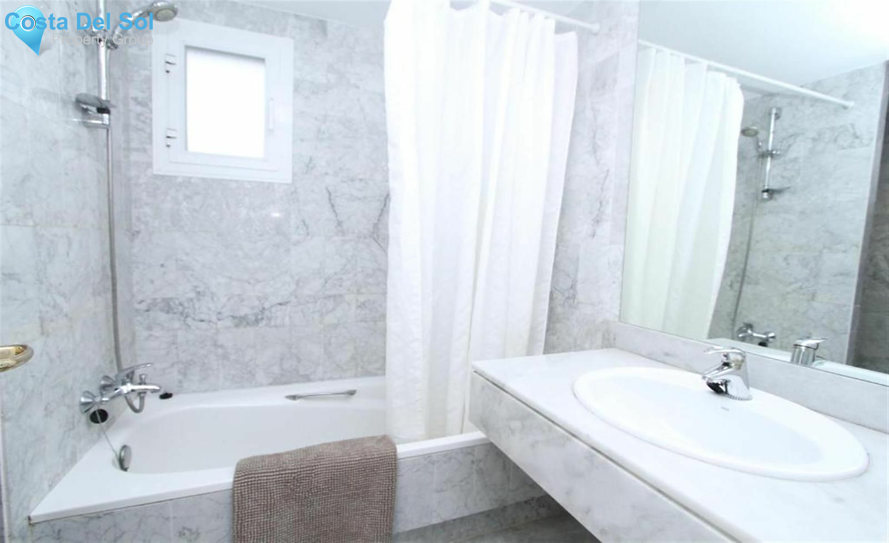 Middle Floor Apartment in Nueva Andalucía-1172196