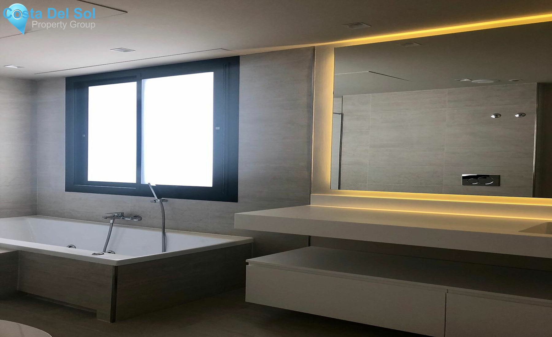 Middle Floor Apartment in Nueva Andalucía-1205448