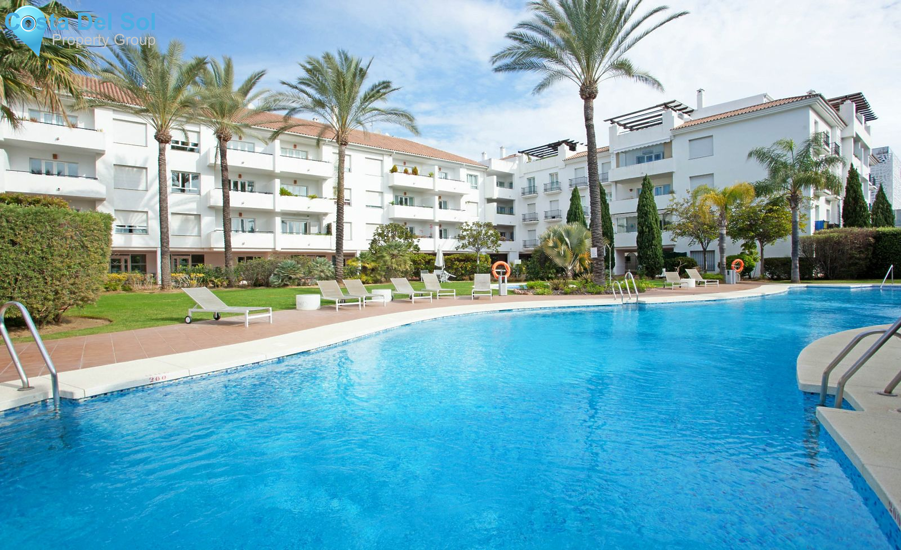 Middle Floor Apartment in Nueva Andalucía