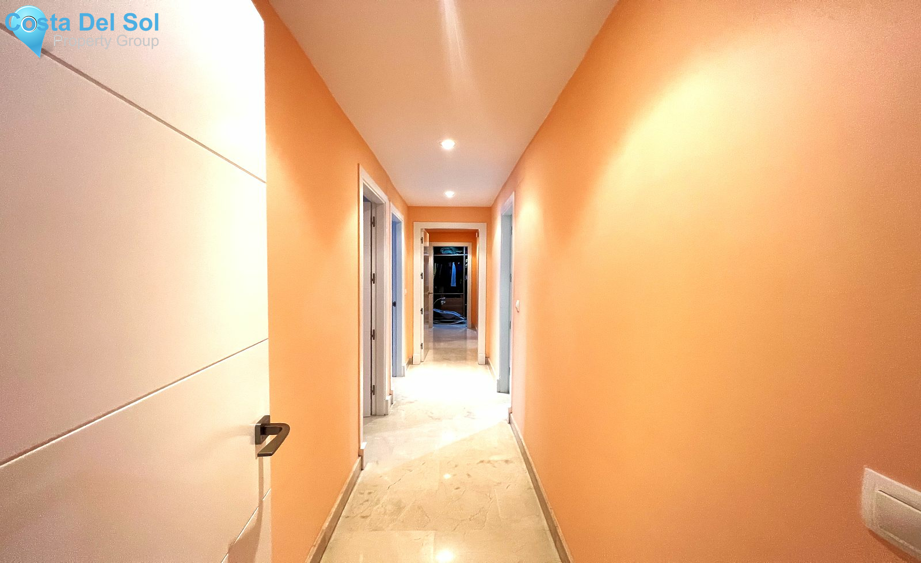 Middle Floor Apartment in Nueva Andalucía-1387757