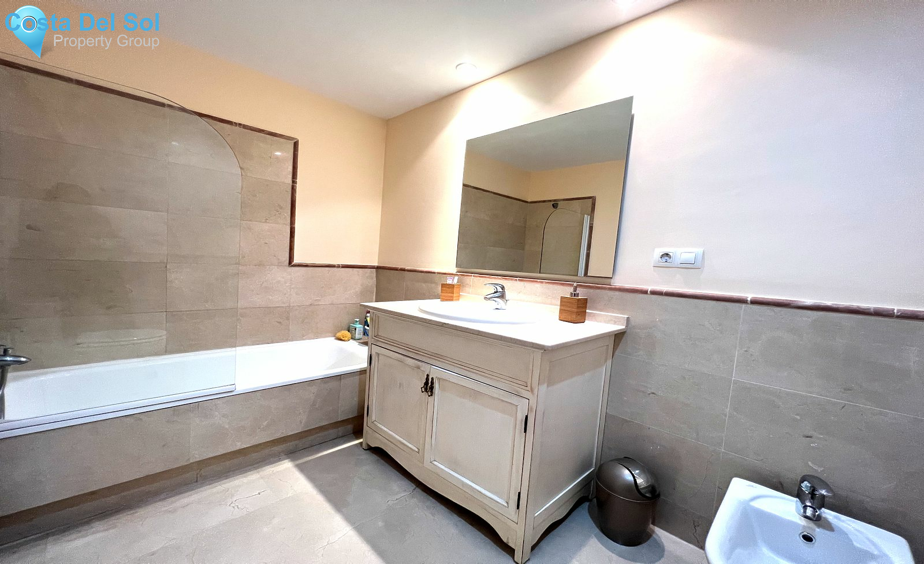 Middle Floor Apartment in Nueva Andalucía-1387762