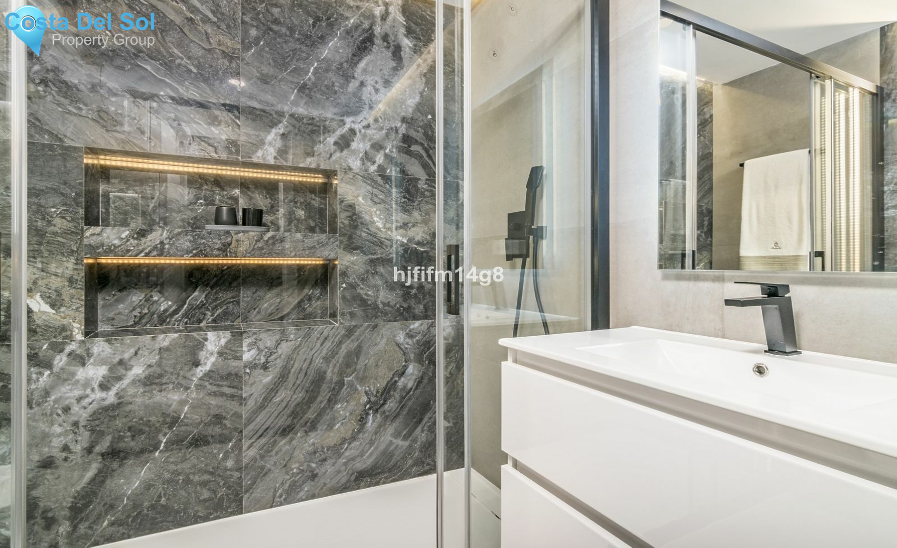 Middle Floor Apartment in Nueva Andalucía-1390689