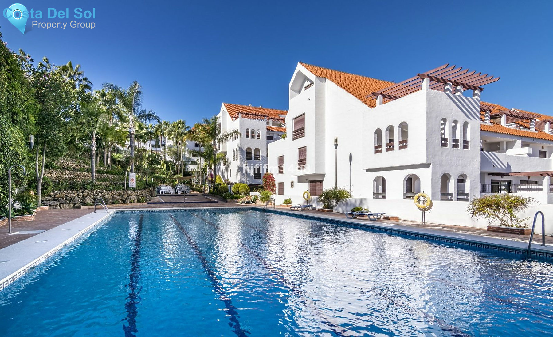 Middle Floor Apartment in Nueva Andalucía-1390691