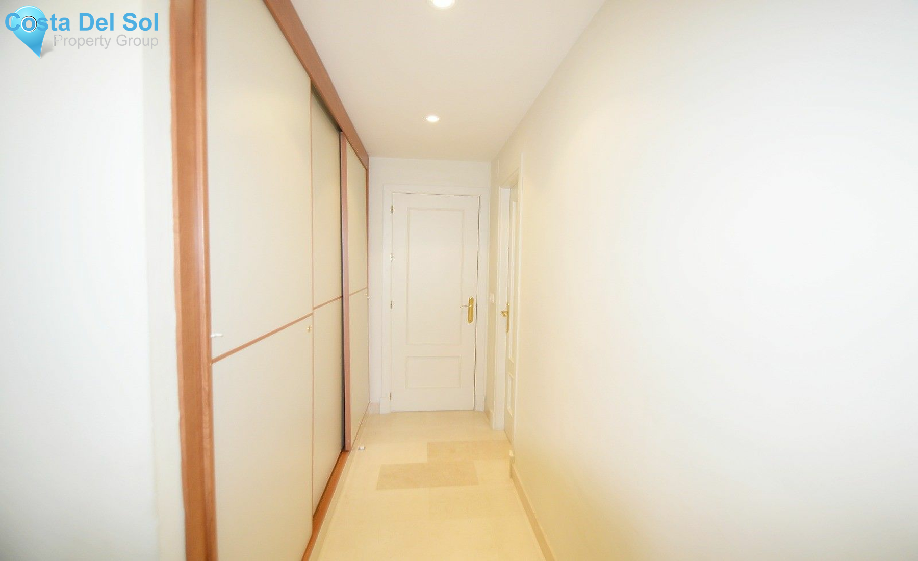 Middle Floor Apartment in Nueva Andalucía-1399835