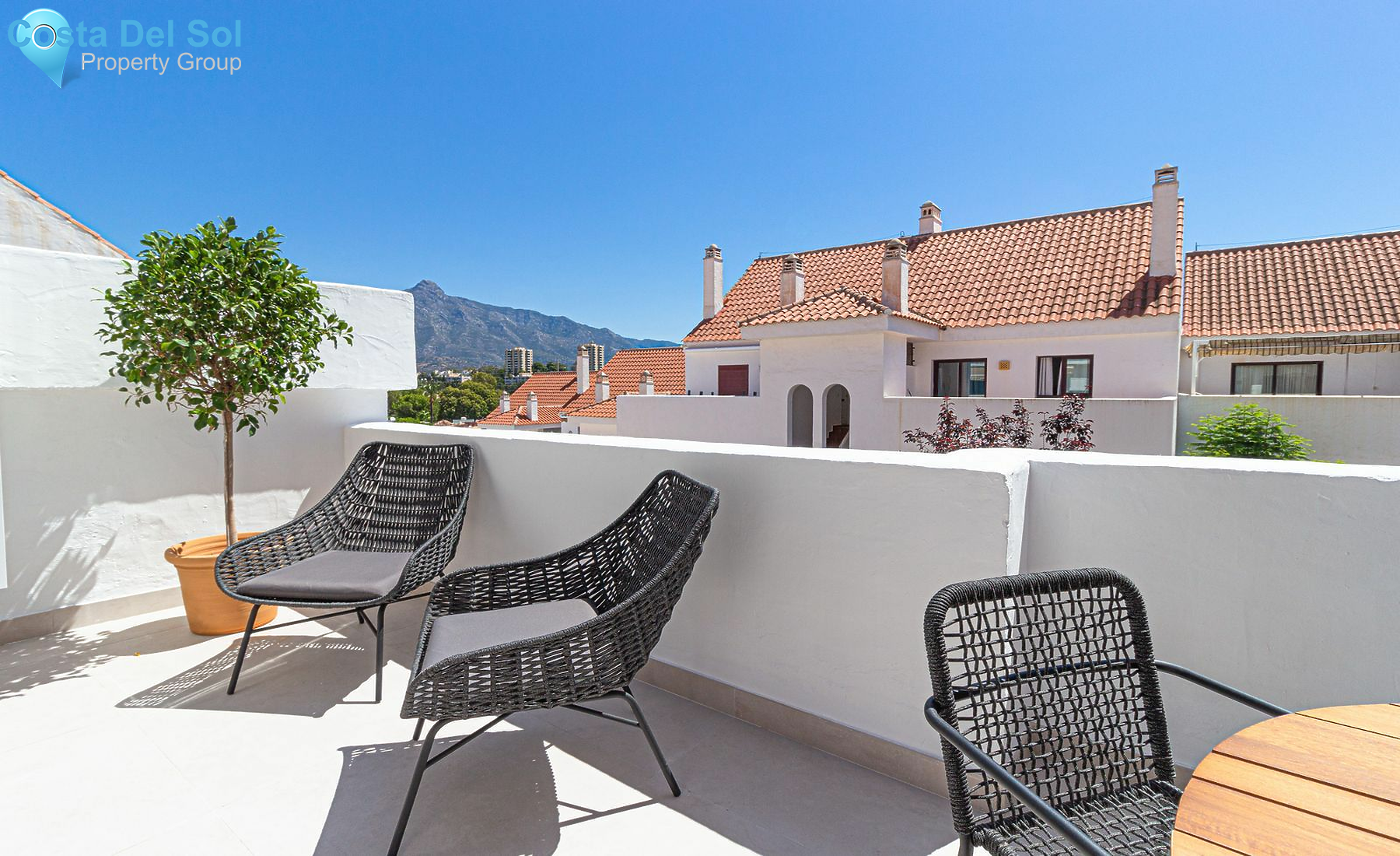 Middle Floor Apartment in Nueva Andalucía-1417346